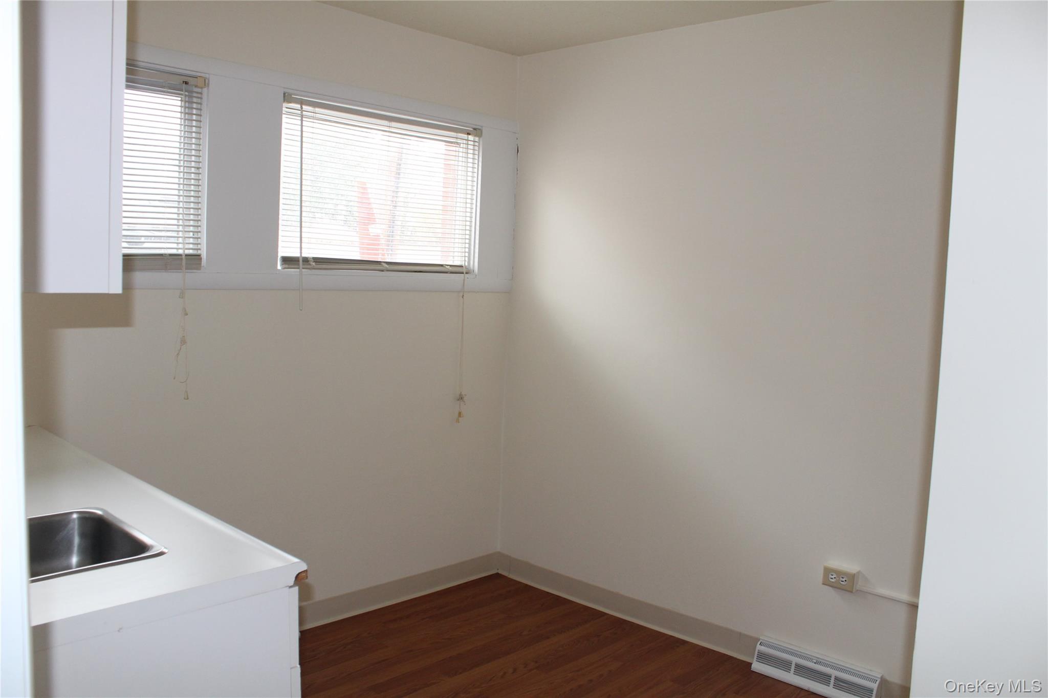 15 Moore Avenue # 1R, Mount Kisco, NY 10549