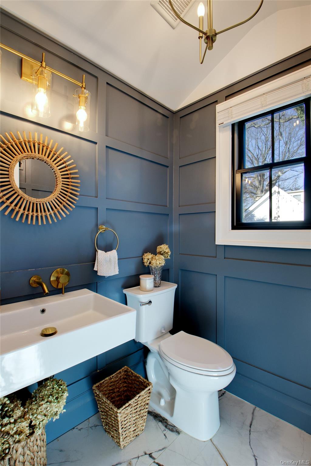 97 Bar Beach Road, Port Washington, NY 11050