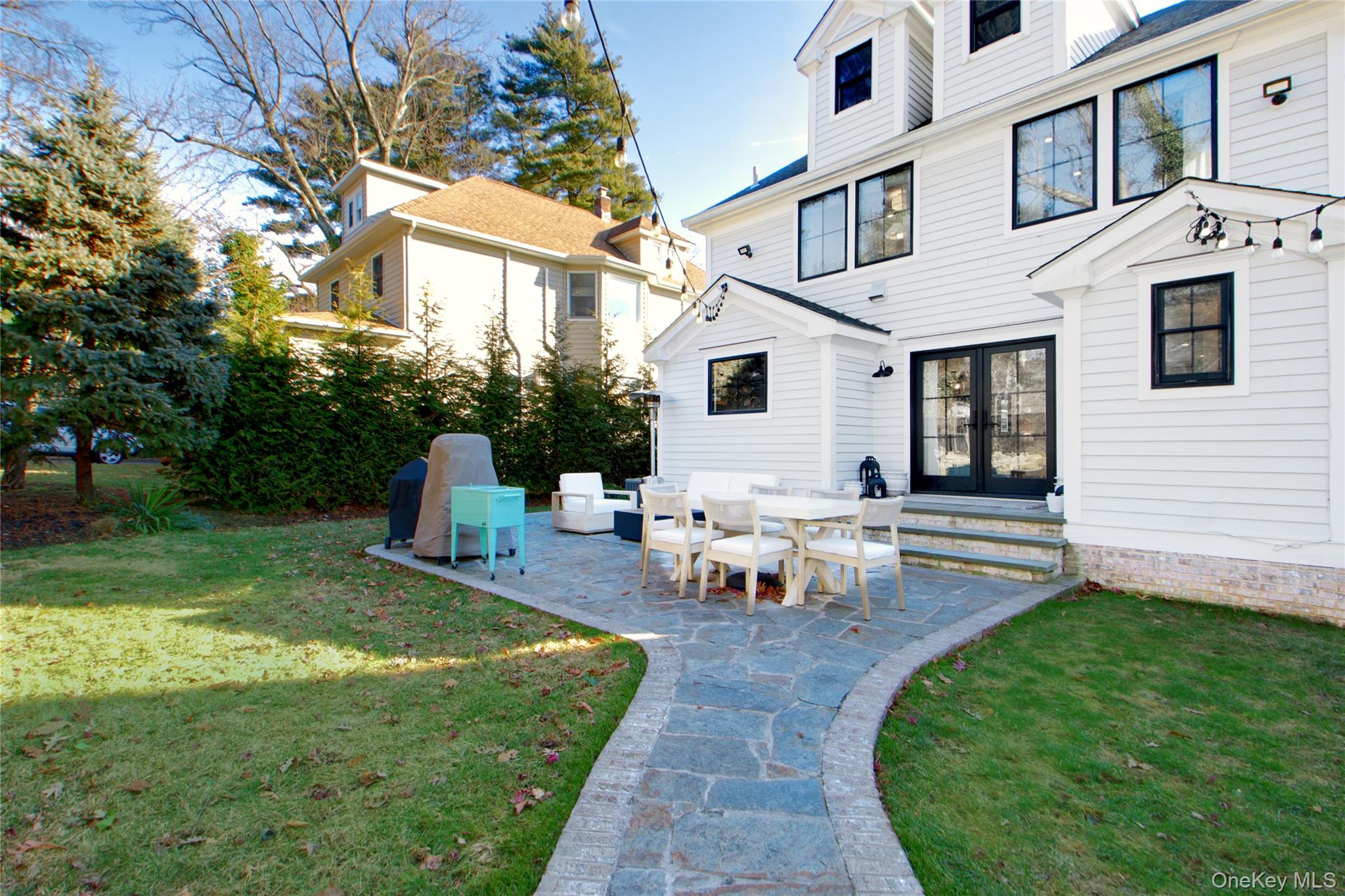 97 Bar Beach Road, Port Washington, NY 11050