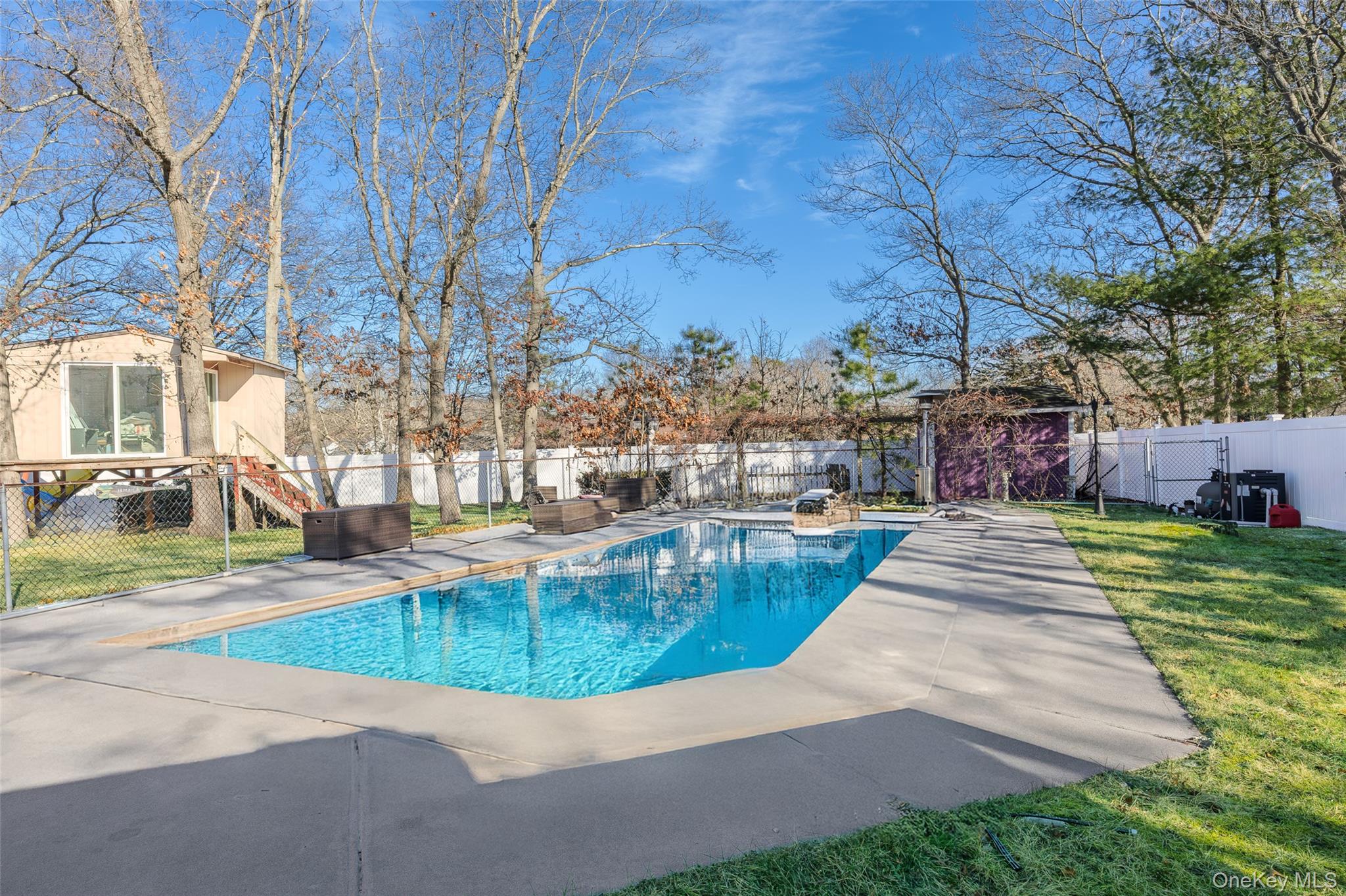 12 Yellowstone Court, Coram, NY 11727