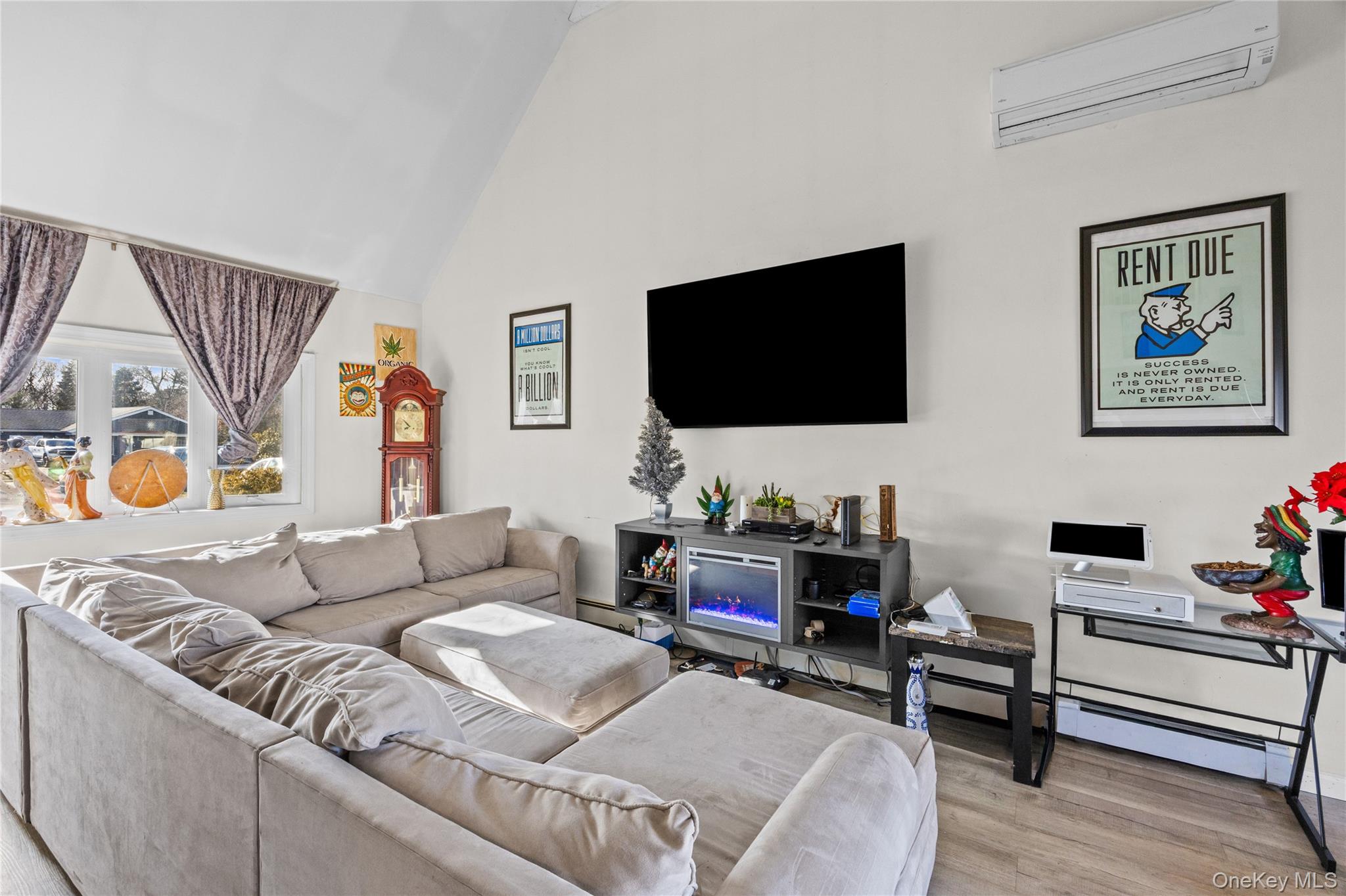 12 Yellowstone Court, Coram, NY 11727