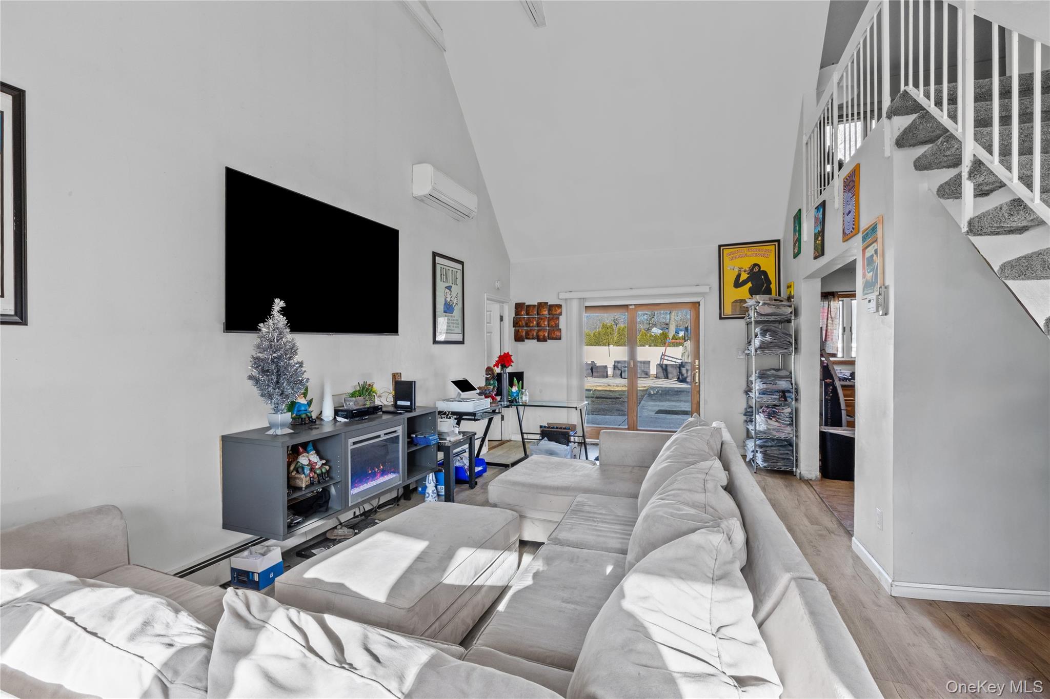 12 Yellowstone Court, Coram, NY 11727