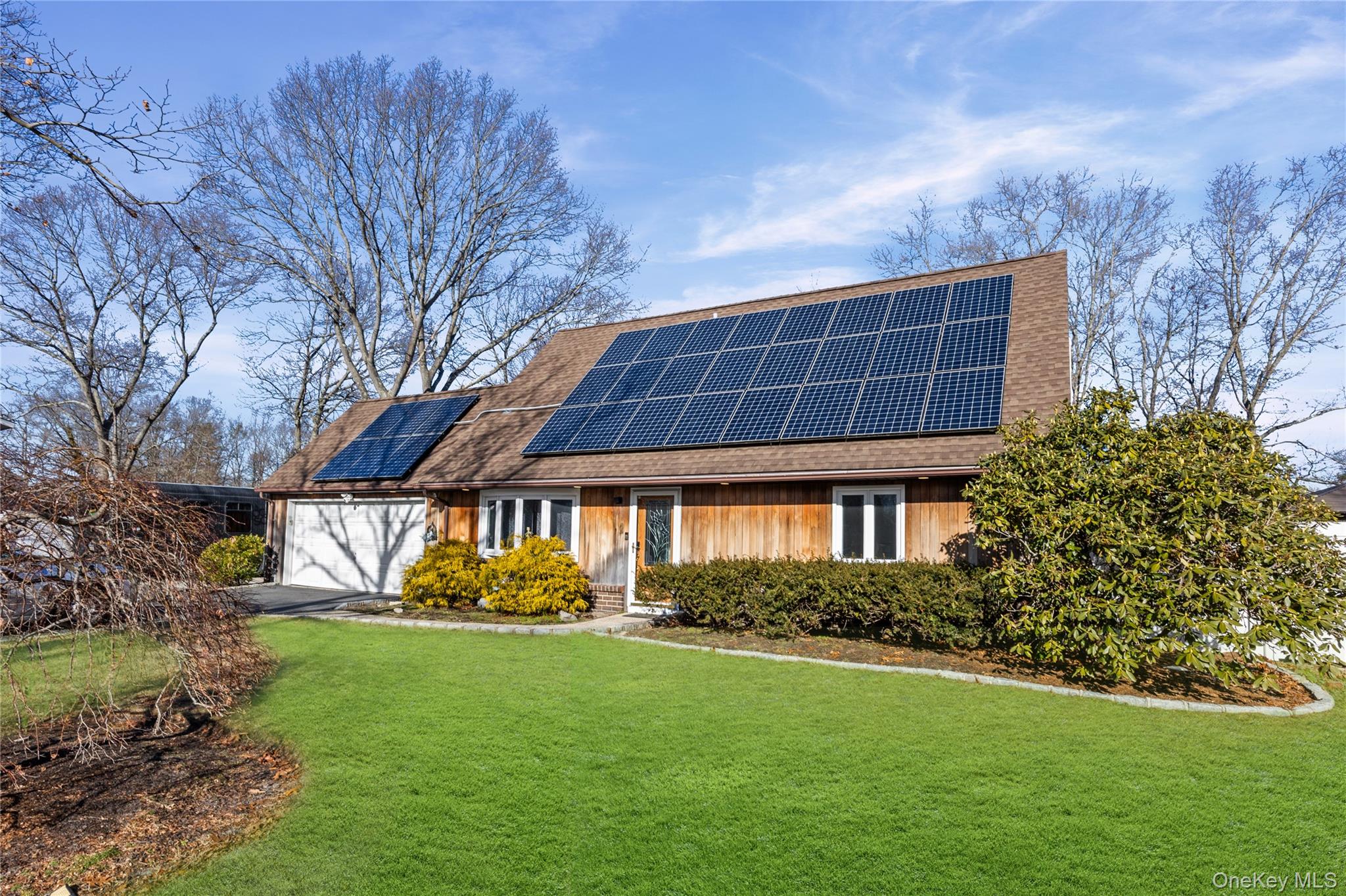 12 Yellowstone Court, Coram, NY 11727