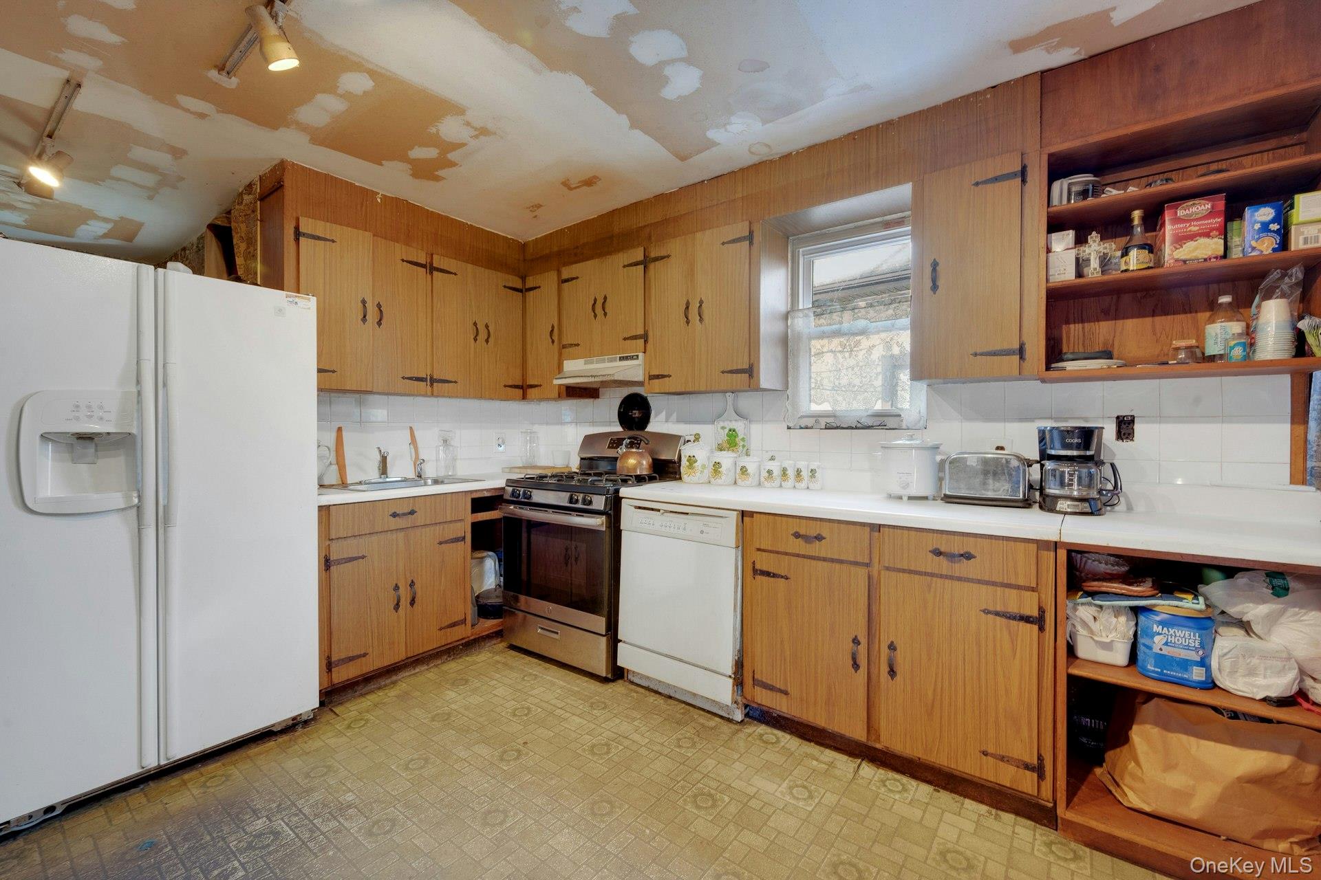 188 Edgewater Park # D, Bronx, NY 10465