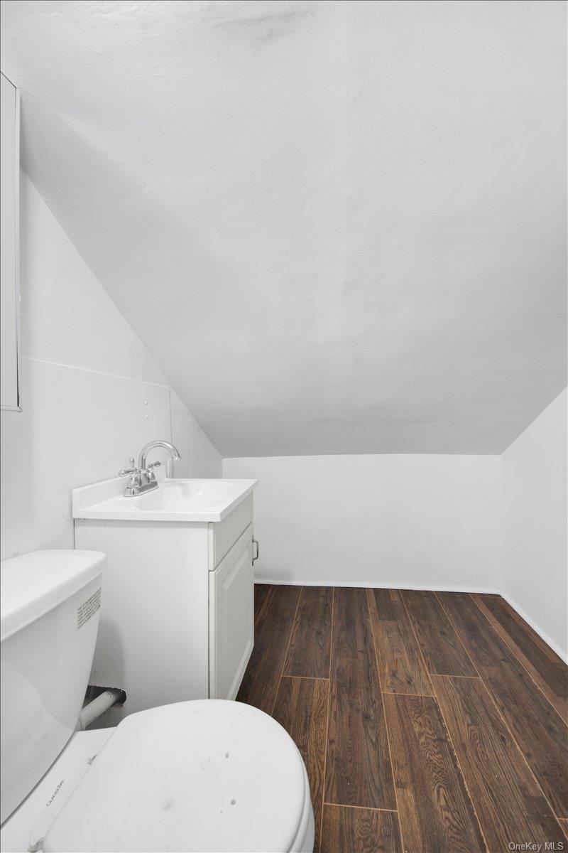 75 Belknap Avenue, Yonkers, NY 10710