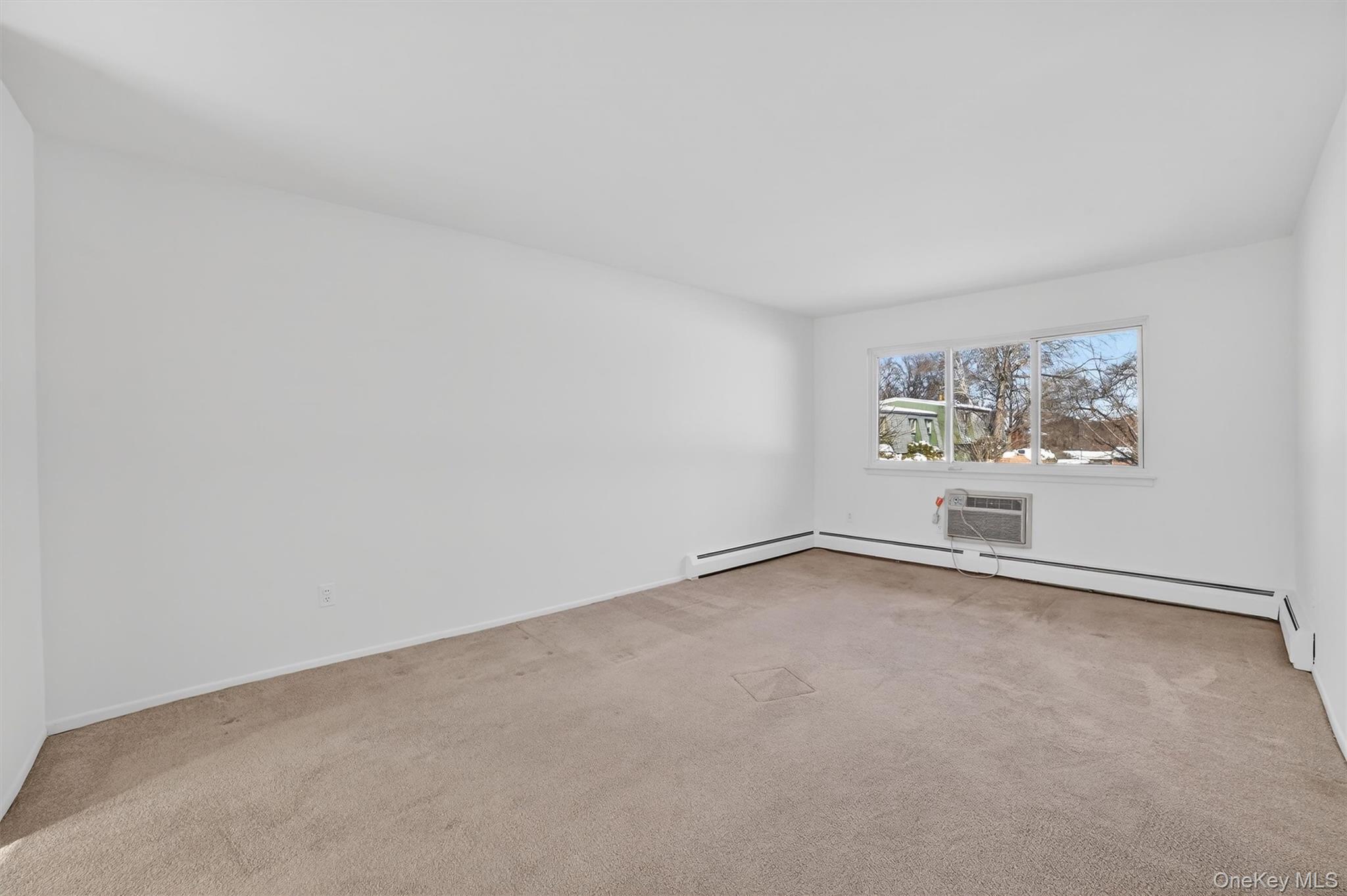 126 Coachlight Square, Montrose, NY 10548