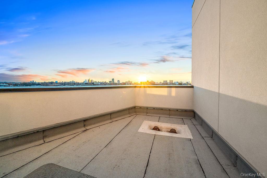 150-02 Northern Blvd # 6A, Flushing, NY 11354