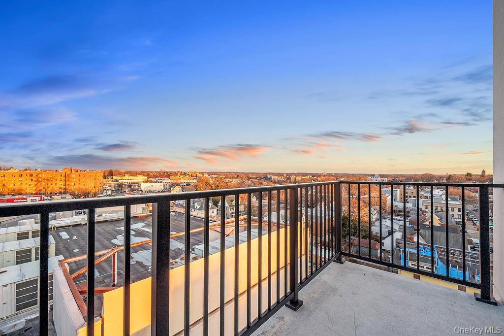 150-02 Northern Blvd # 6A, Flushing, NY 11354