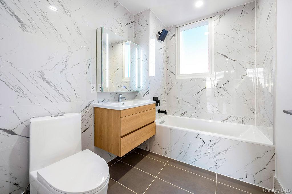 150-02 Northern Blvd # 6A, Flushing, NY 11354