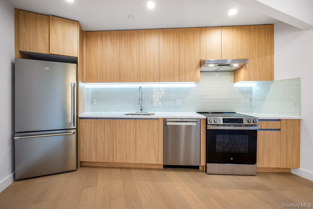 150-02 Northern Blvd # 6A, Flushing, NY 11354