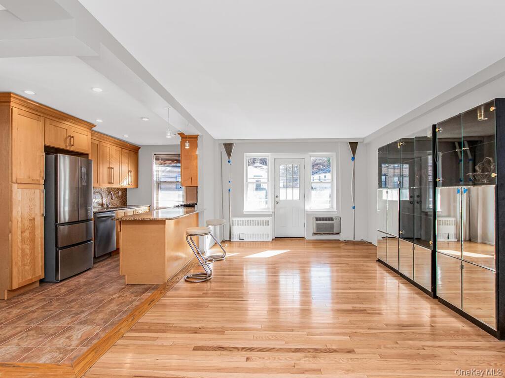 709 Warburton Ave # 3B, Yonkers, NY 10701