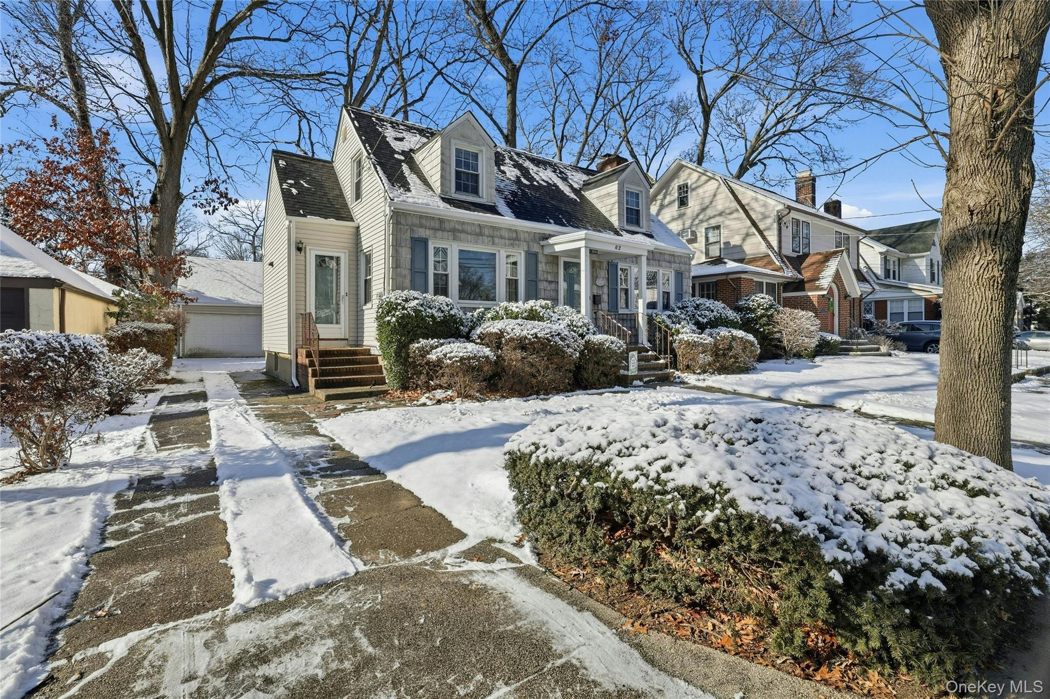 82 Spruce Avenue, Floral Park, NY 11001