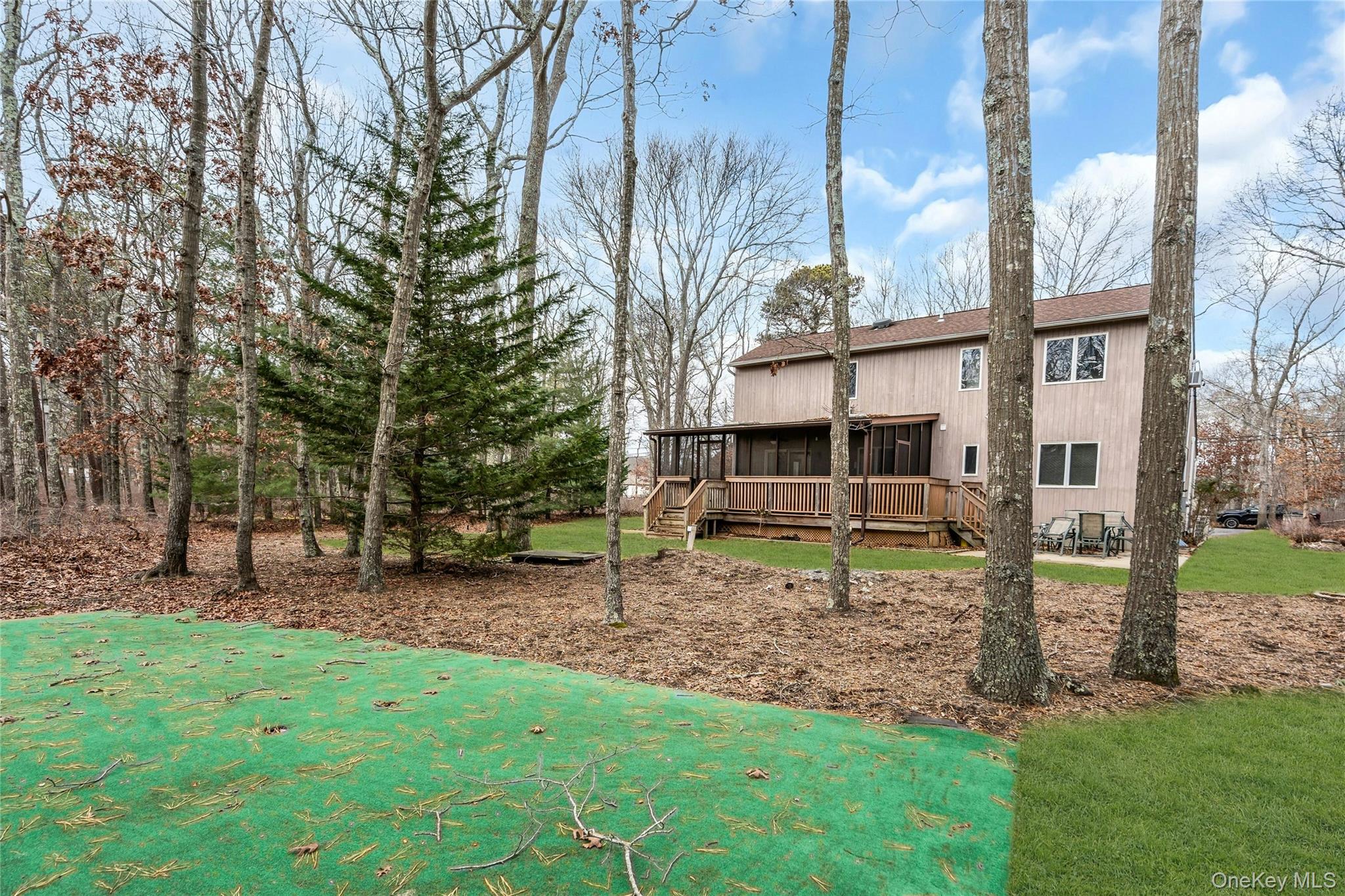 23 Bellows Terrace, Hampton Bays, NY 11946