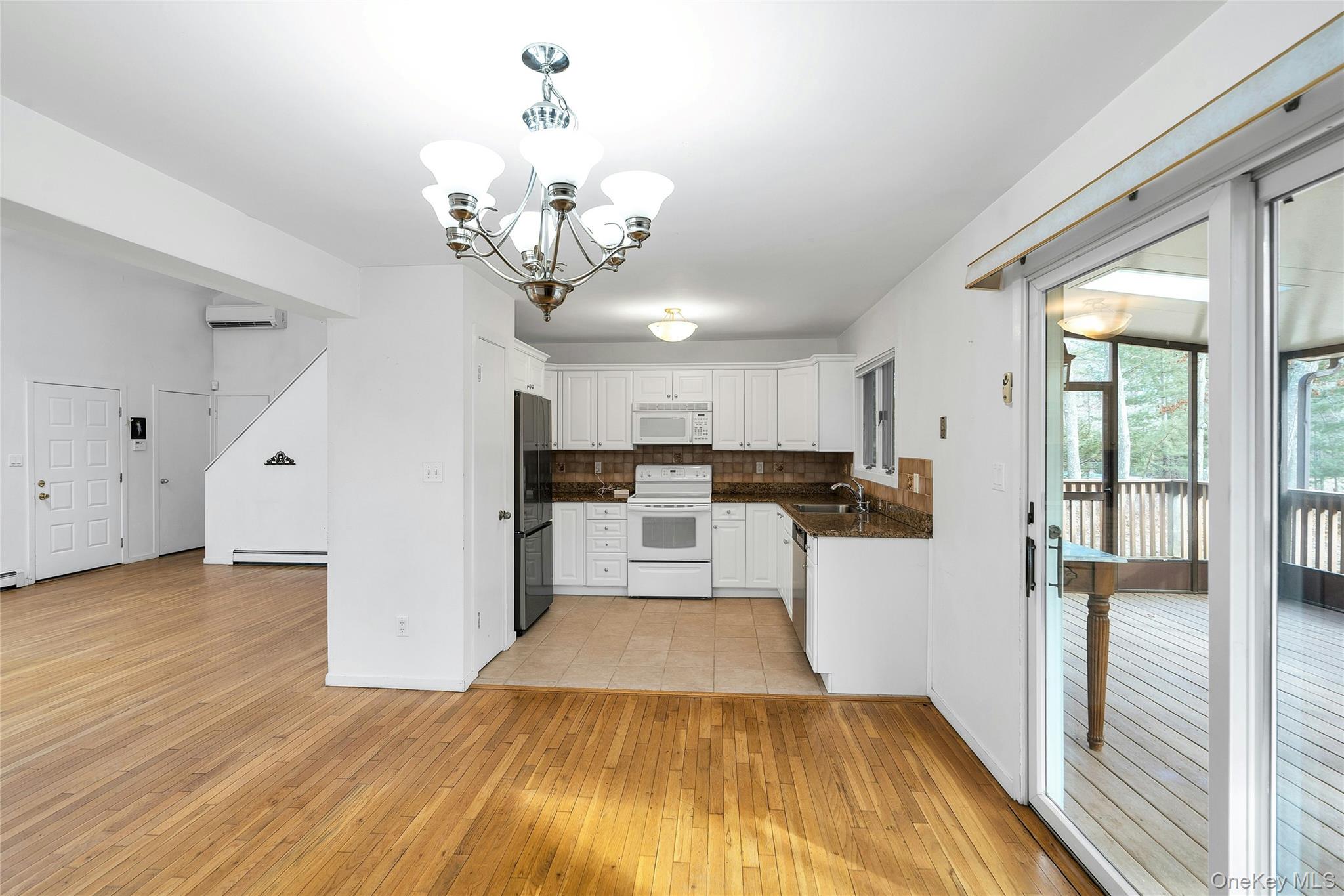 23 Bellows Terrace, Hampton Bays, NY 11946