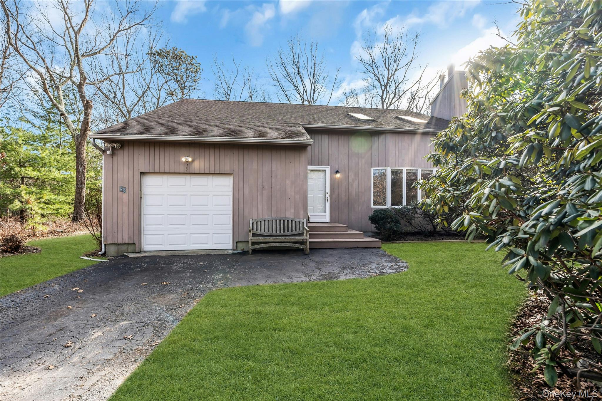 23 Bellows Terrace, Hampton Bays, NY 11946