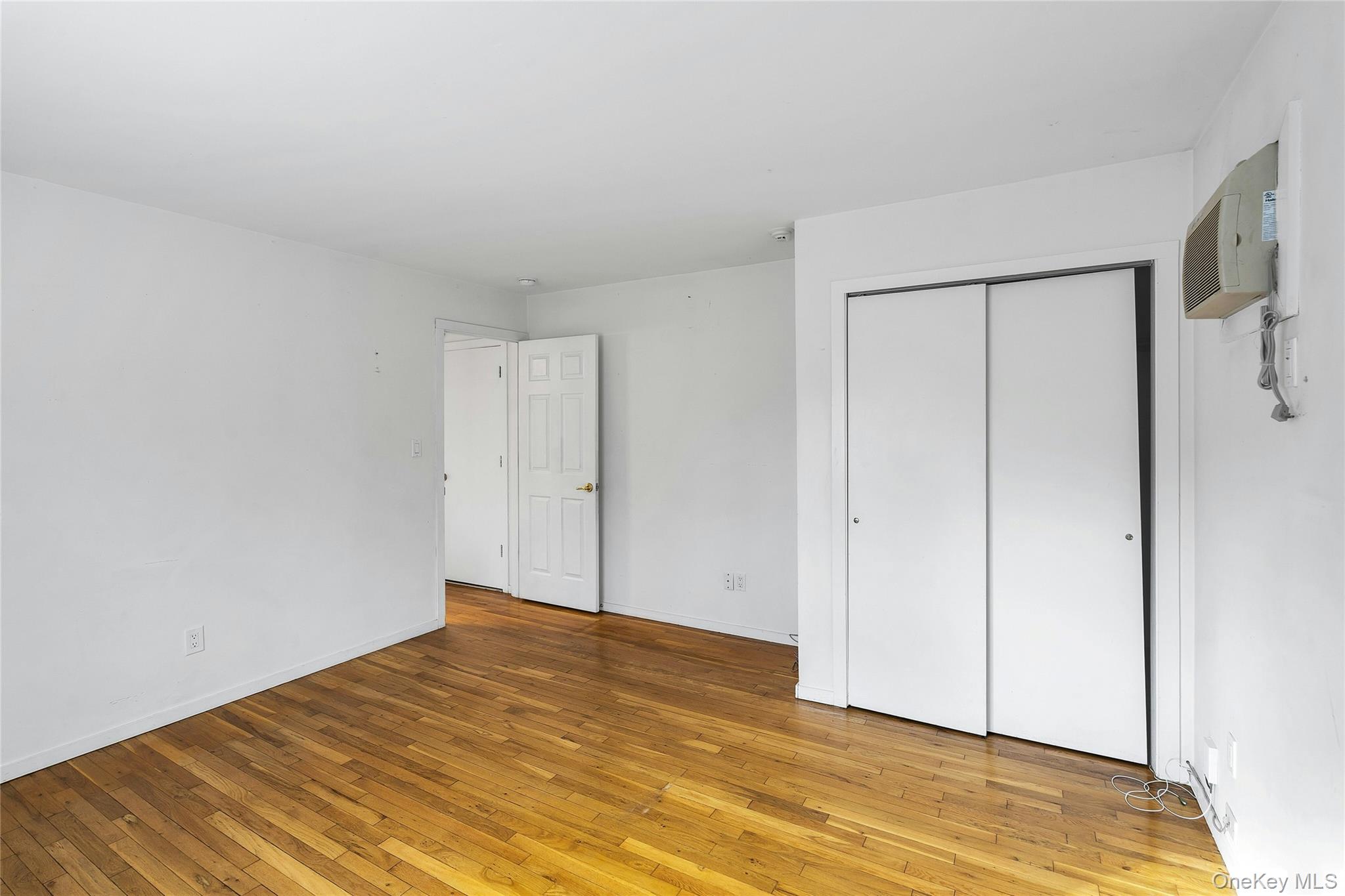 23 Bellows Terrace, Hampton Bays, NY 11946