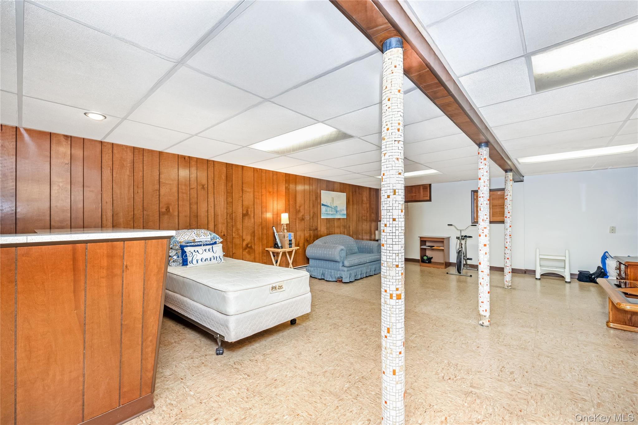 83 Kane Place, North Babylon, NY 11703