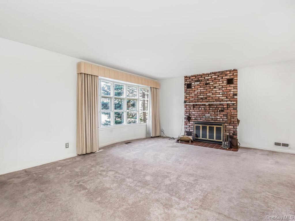 28 Moore Street, Hartsdale, NY 10530