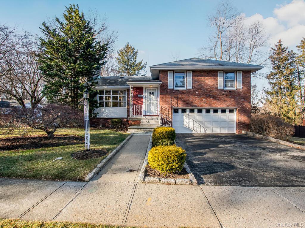 28 Moore Street, Hartsdale, NY 10530