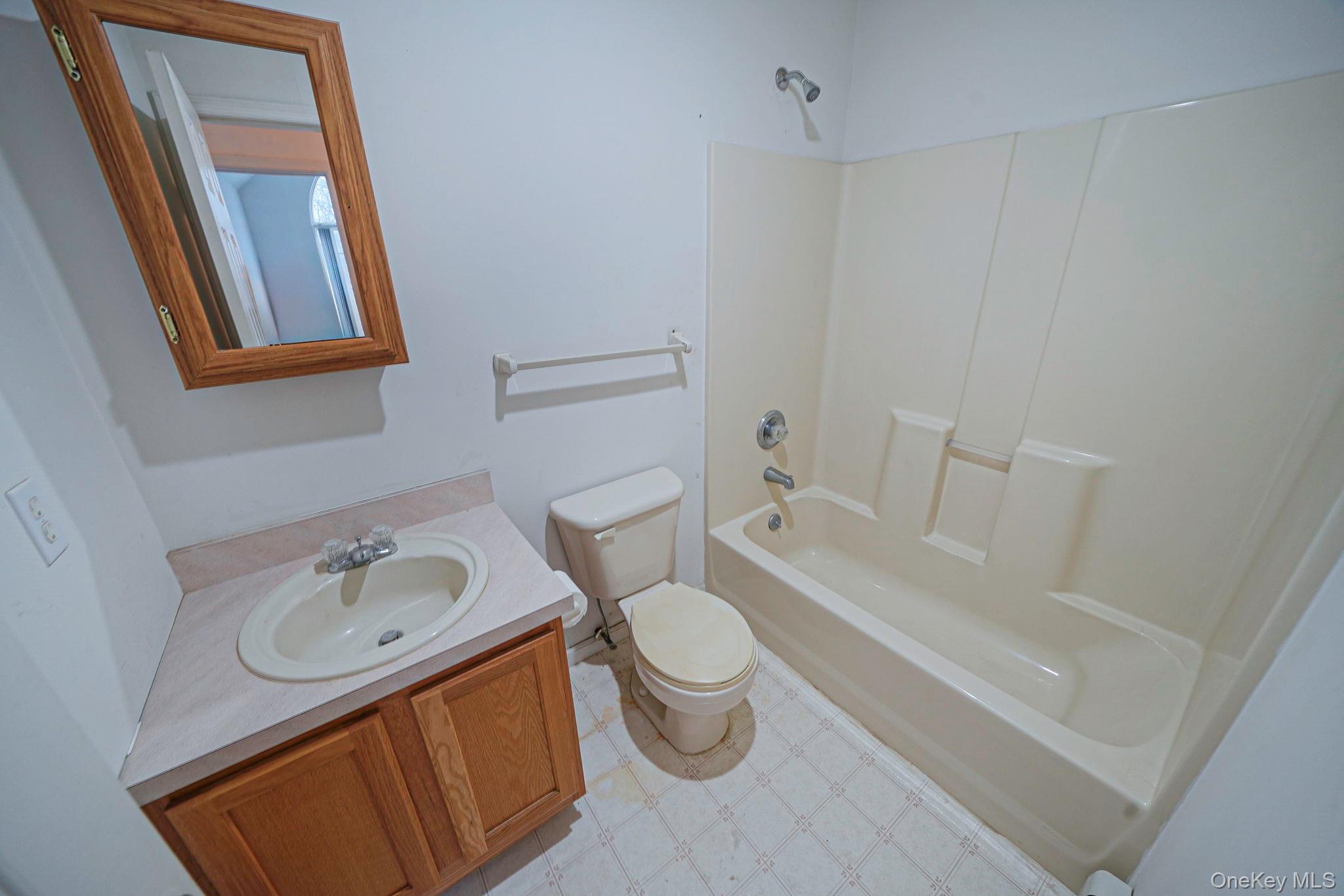 22 Wright Road, Manorville, NY 11949