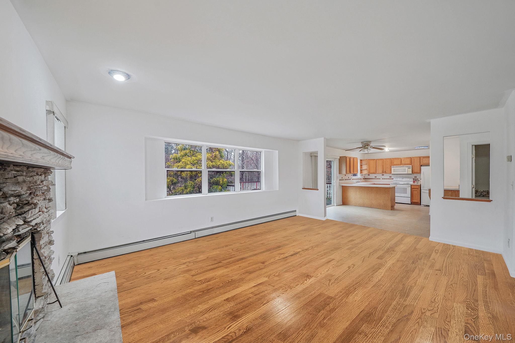 22 Wright Road, Manorville, NY 11949