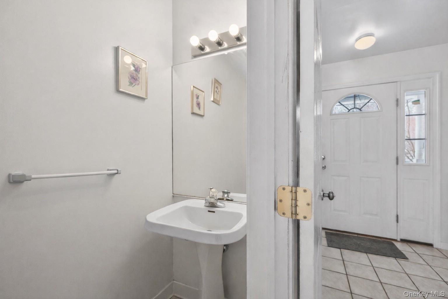 6 Jill Marie Circle, Wallkill, NY 12589