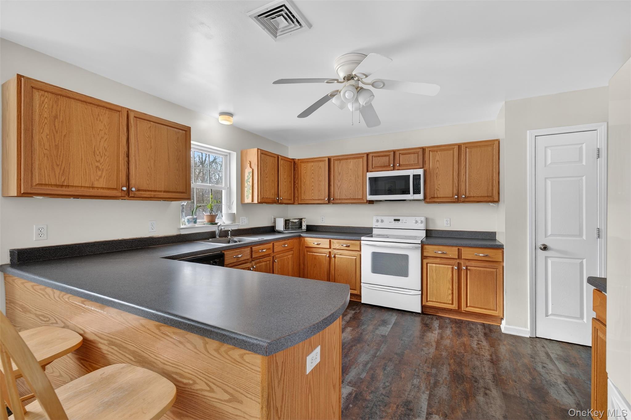 6 Jill Marie Circle, Wallkill, NY 12589