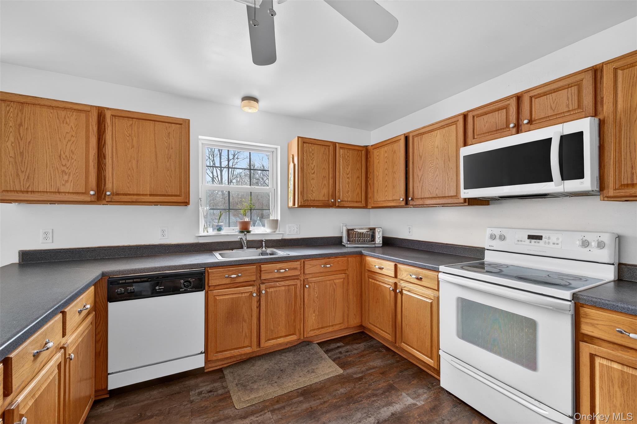 6 Jill Marie Circle, Wallkill, NY 12589