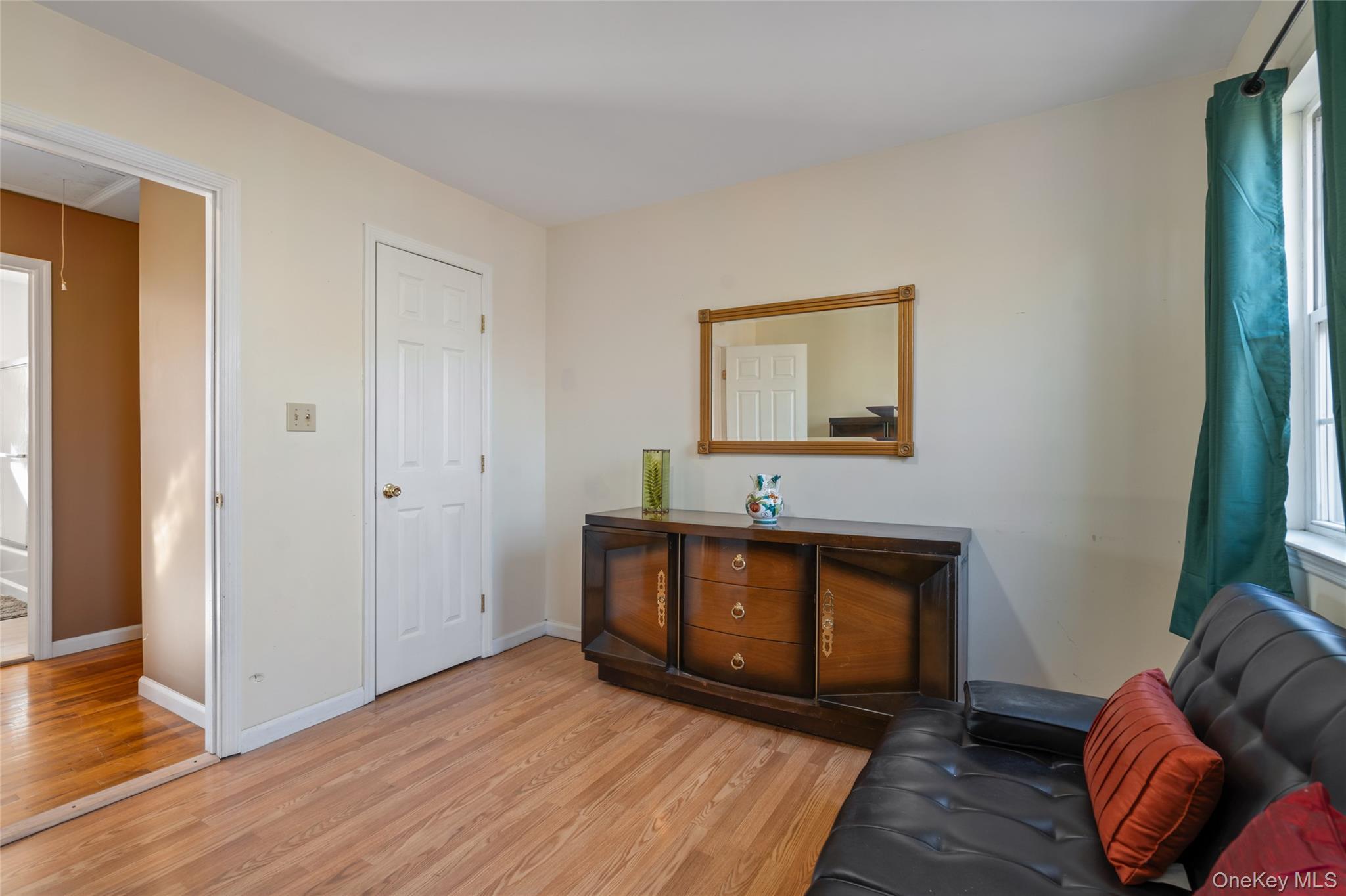 194 Miller Place Road, Miller Place, NY 11764