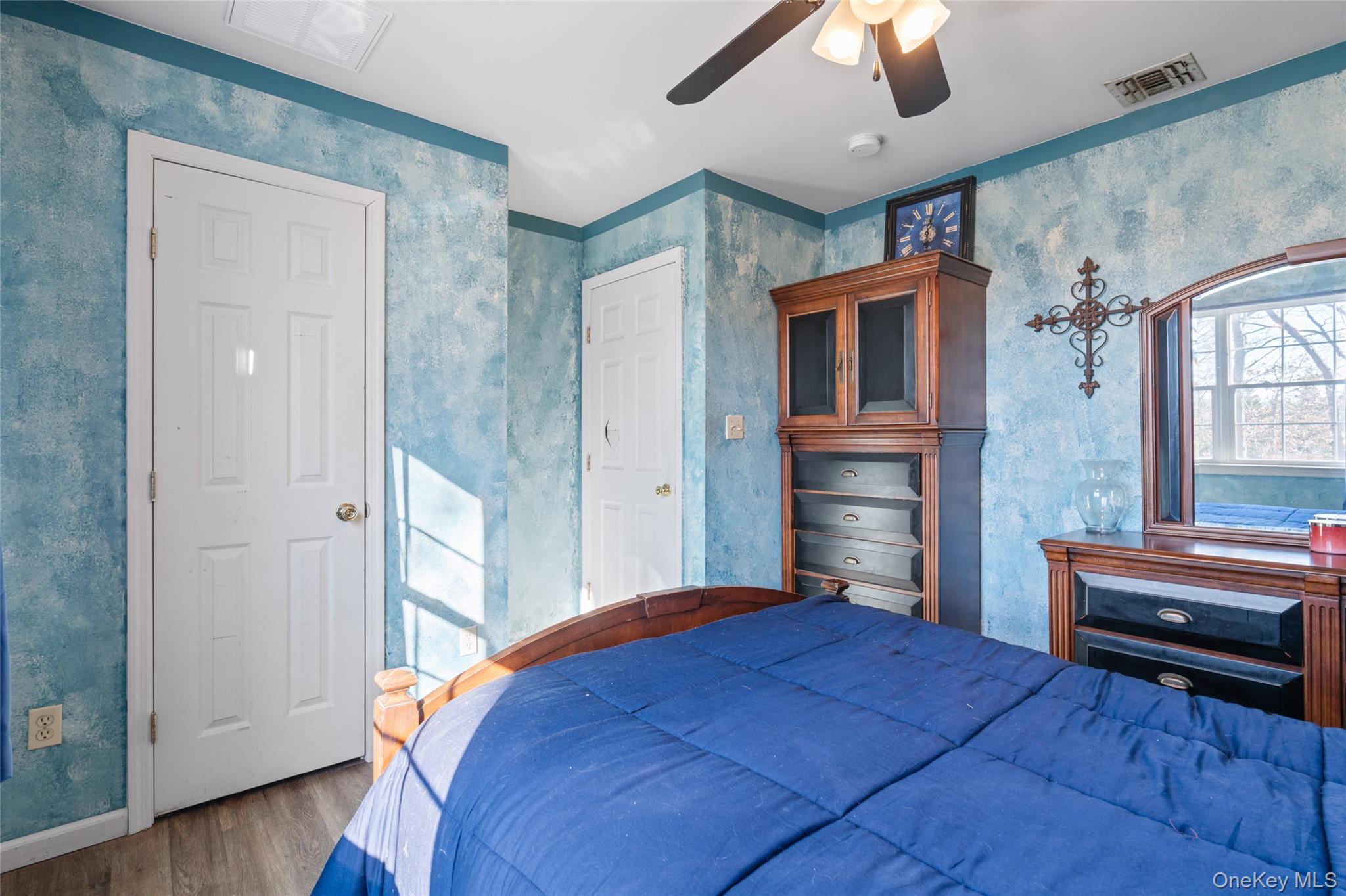 194 Miller Place Road, Miller Place, NY 11764