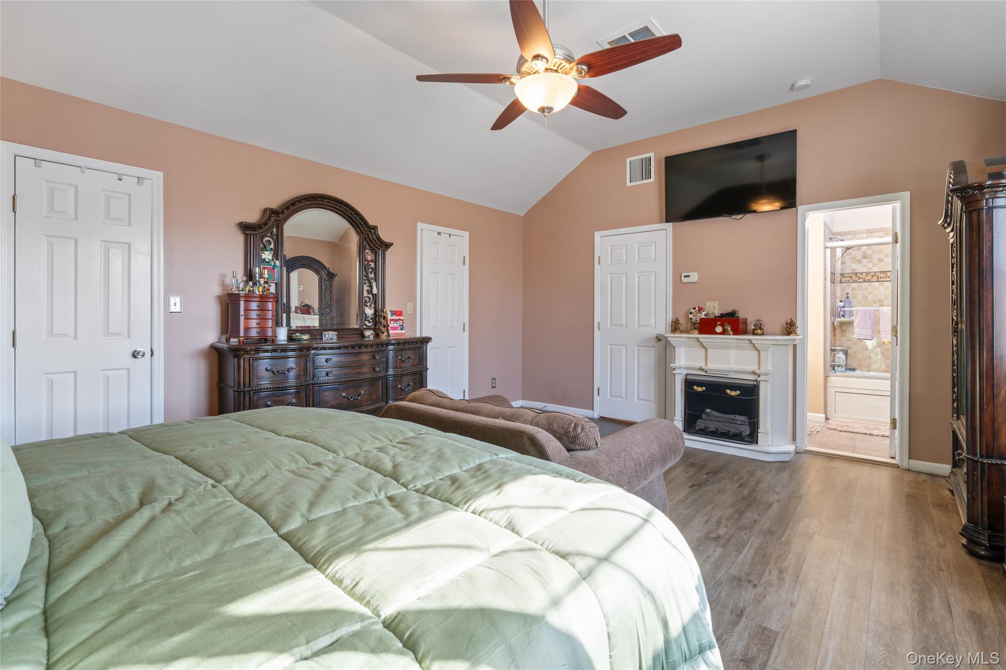 194 Miller Place Road, Miller Place, NY 11764