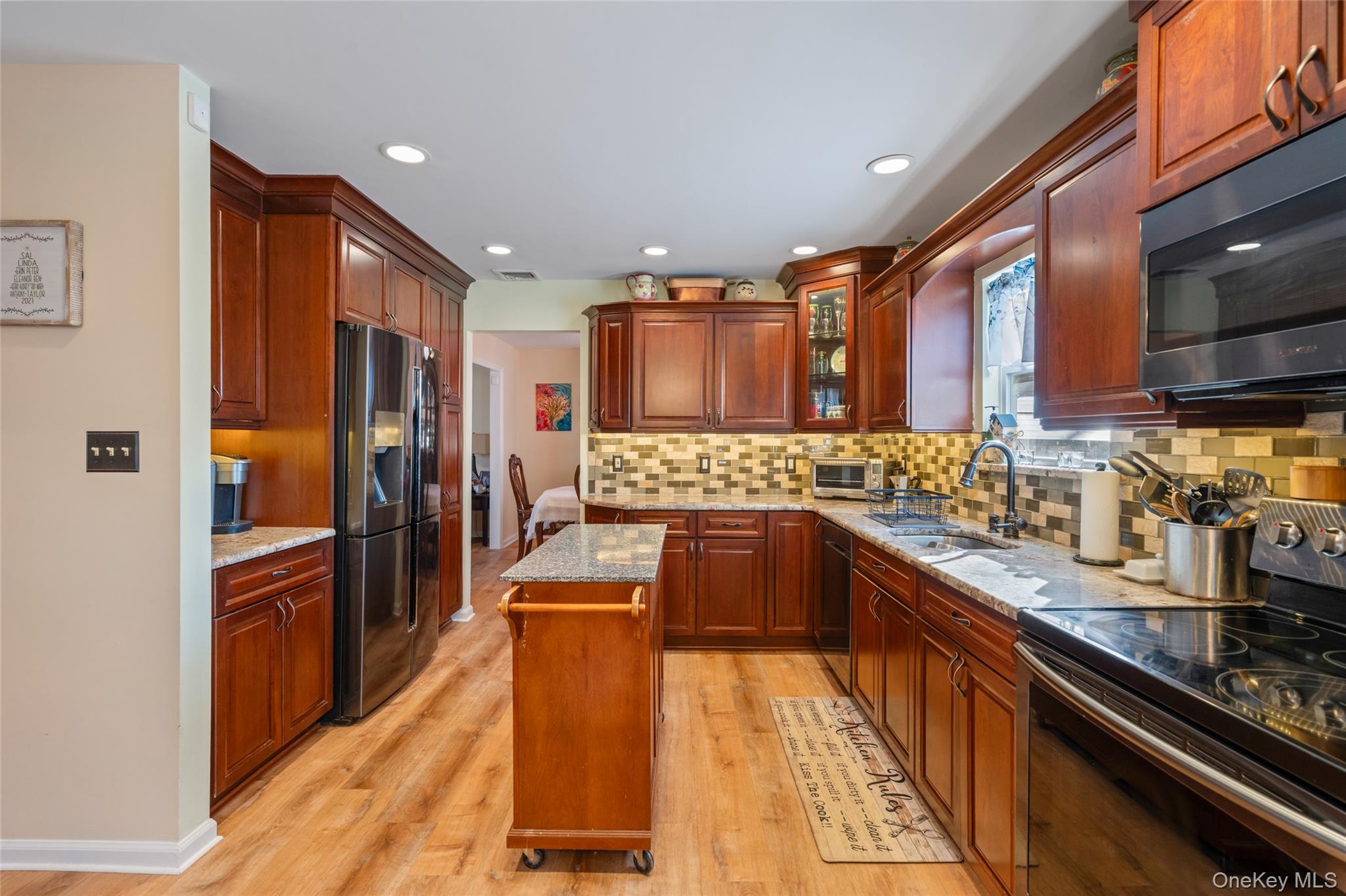 194 Miller Place Road, Miller Place, NY 11764