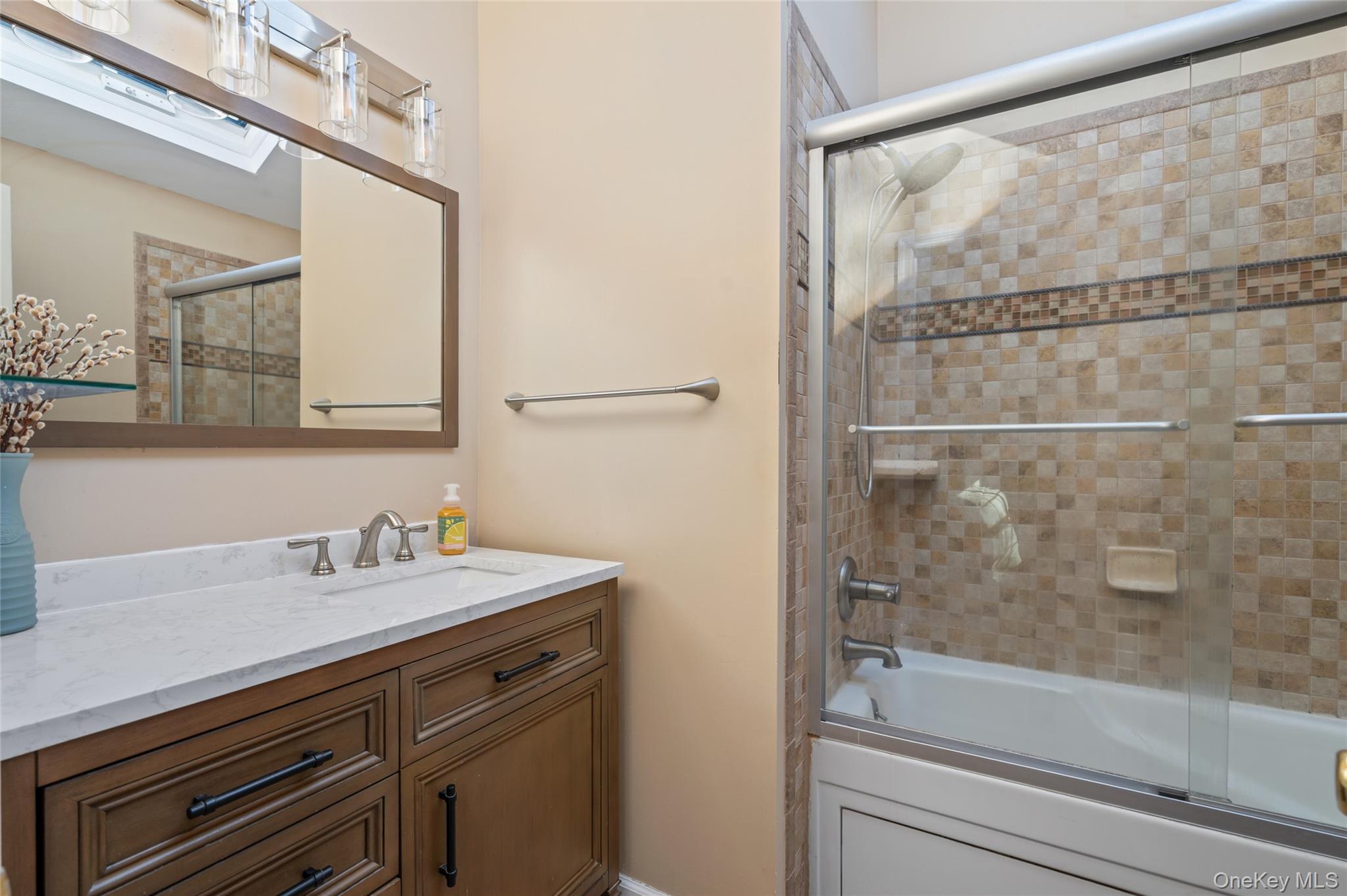 194 Miller Place Road, Miller Place, NY 11764