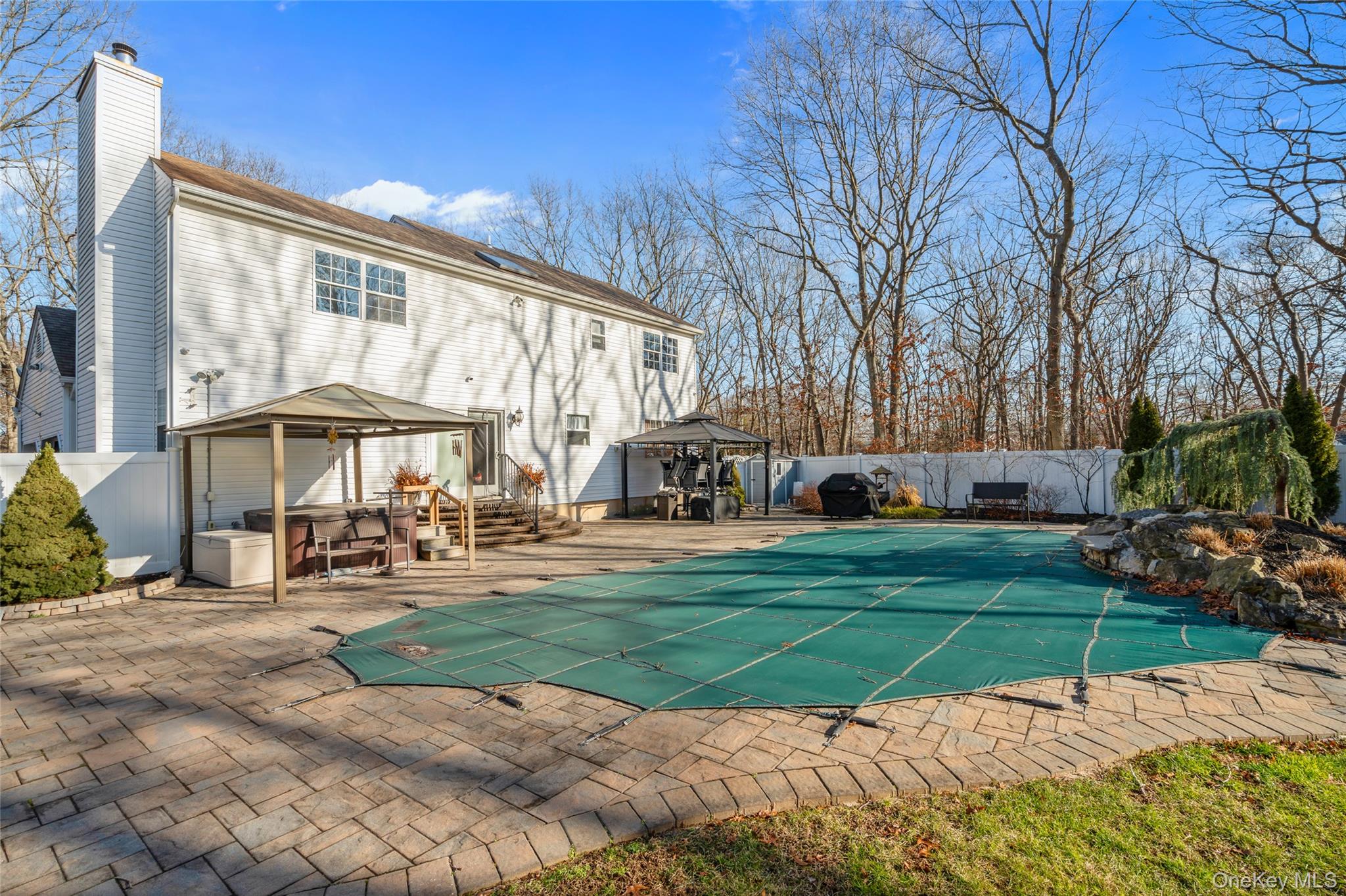 194 Miller Place Road, Miller Place, NY 11764