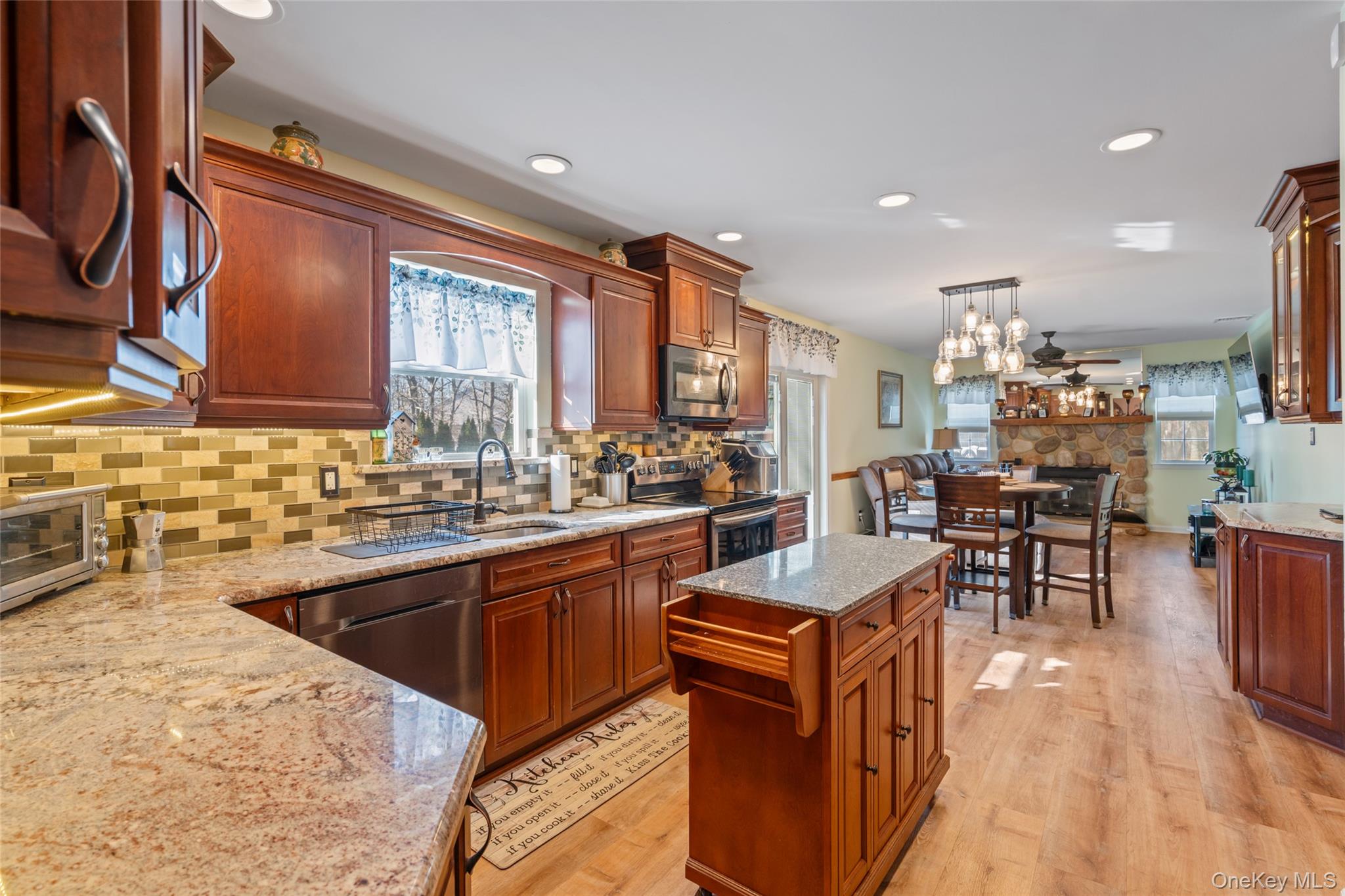 194 Miller Place Road, Miller Place, NY 11764