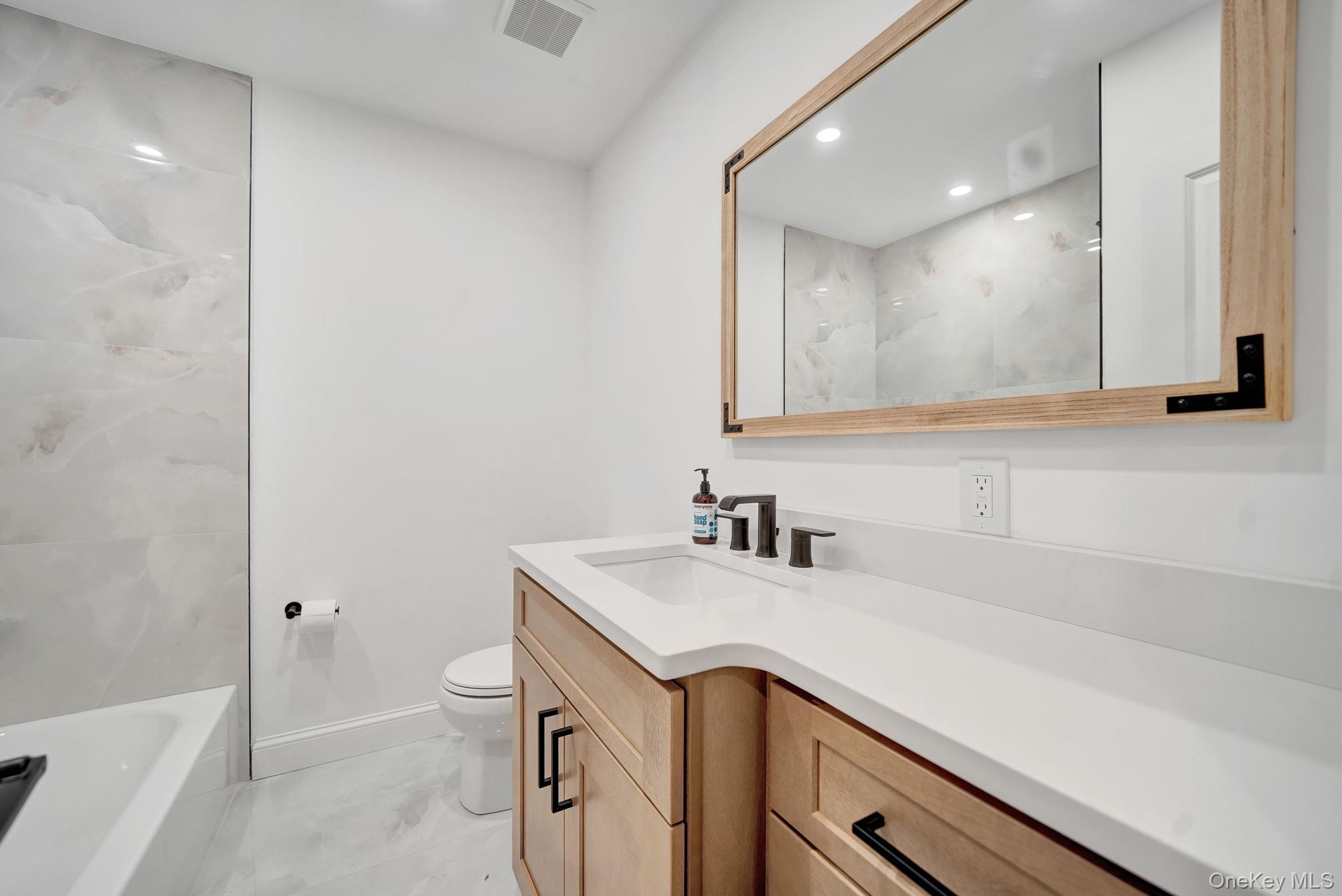 32 Valentine Road, Shoreham, NY 11786