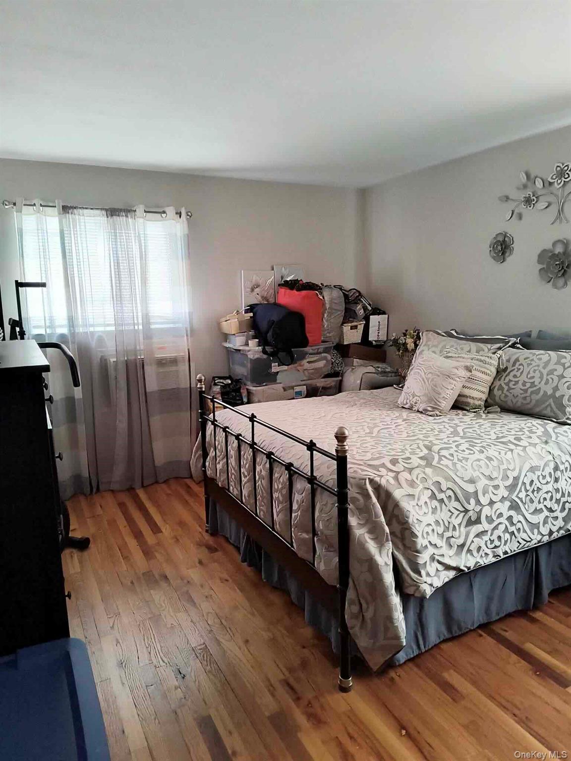 32 Gaffney Street # 1, Glen Cove, NY 11542