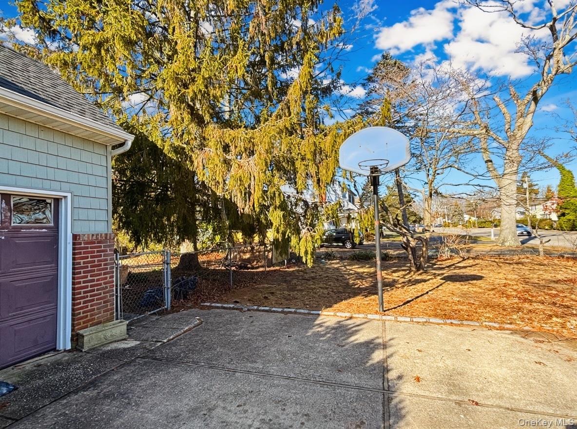 1262 Saxon Avenue, Bay Shore, NY 11706