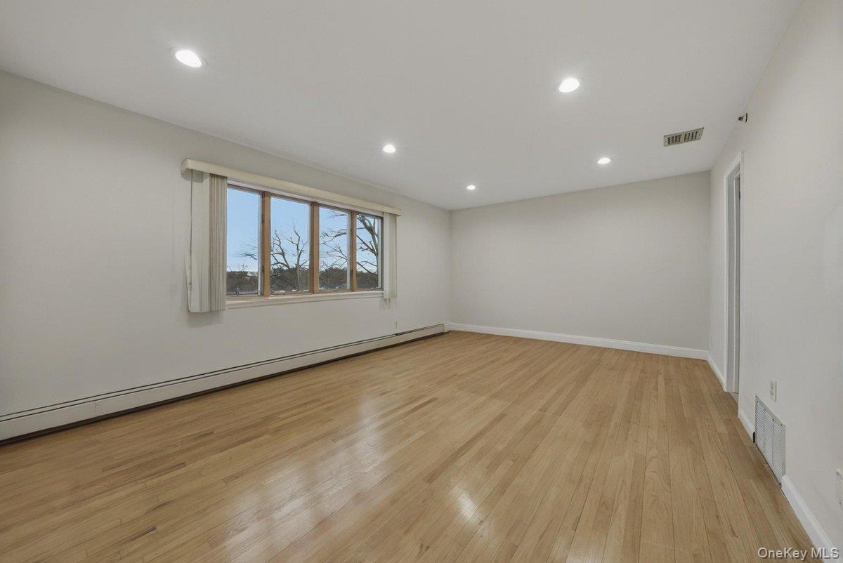 41 Tyndale Place, Yonkers, NY 10701