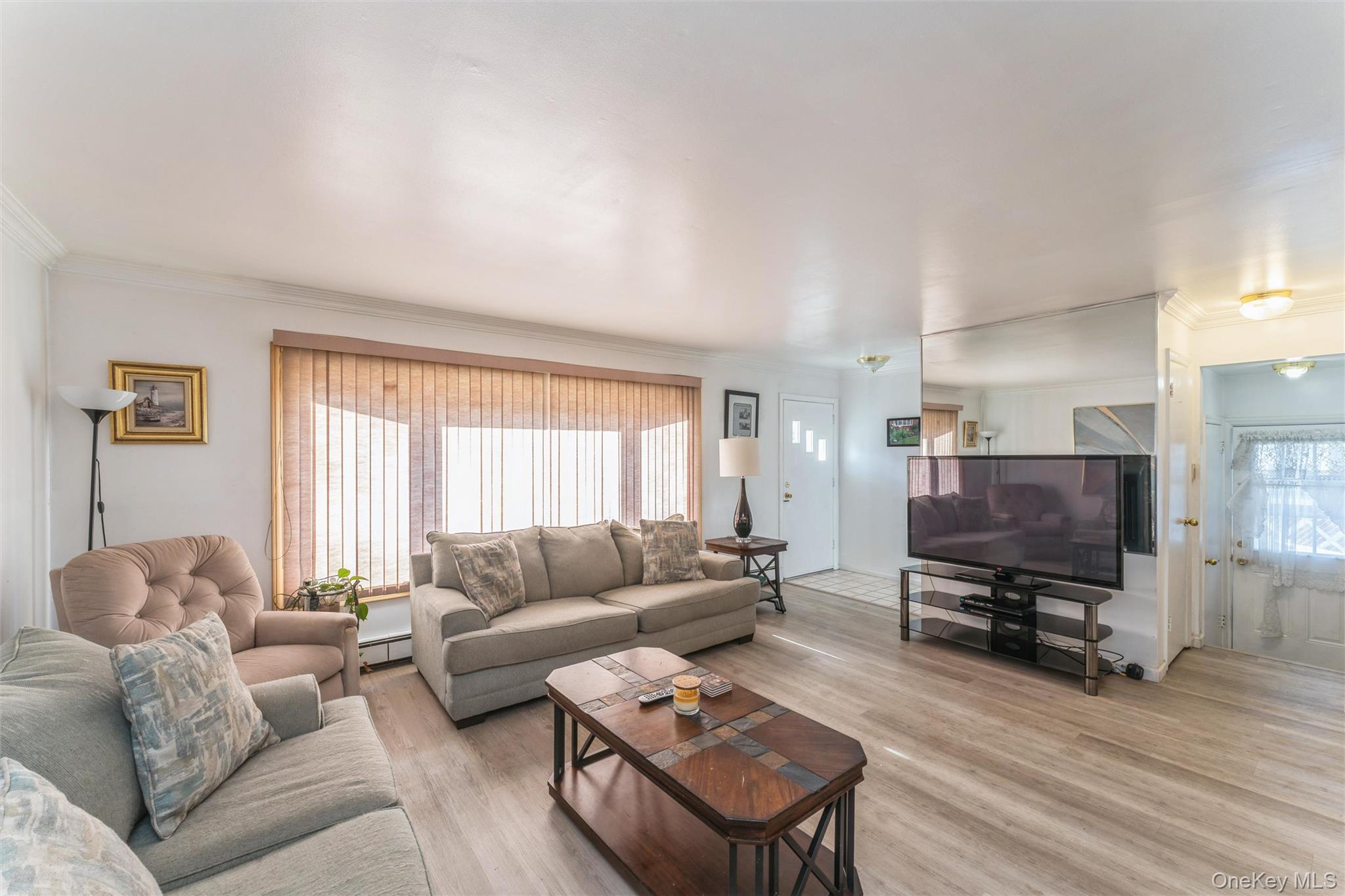 83 W Valley Stream Boulevard, Valley Stream, NY 11580