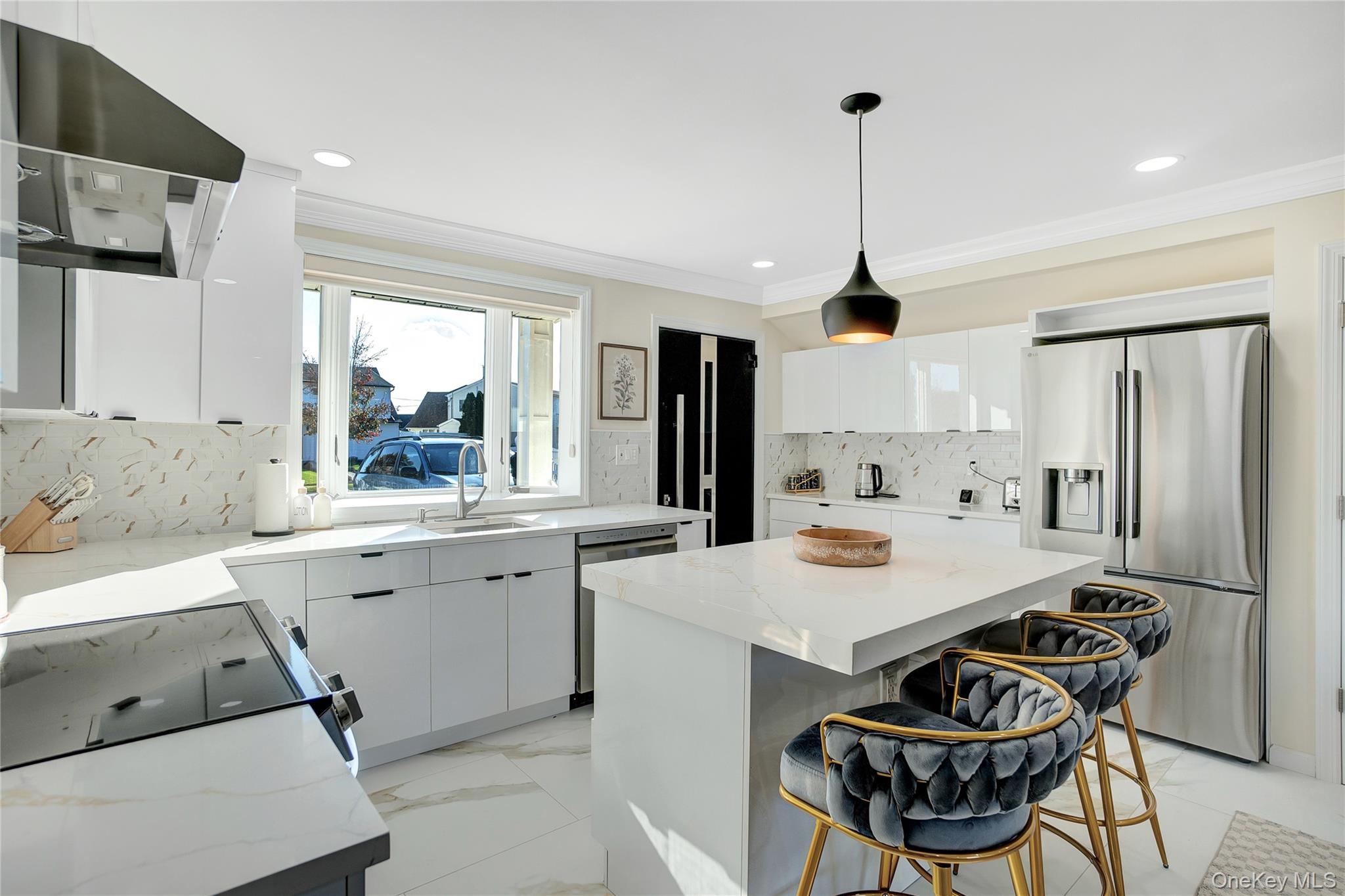 9 Autumn Lane, Hicksville, NY 11801