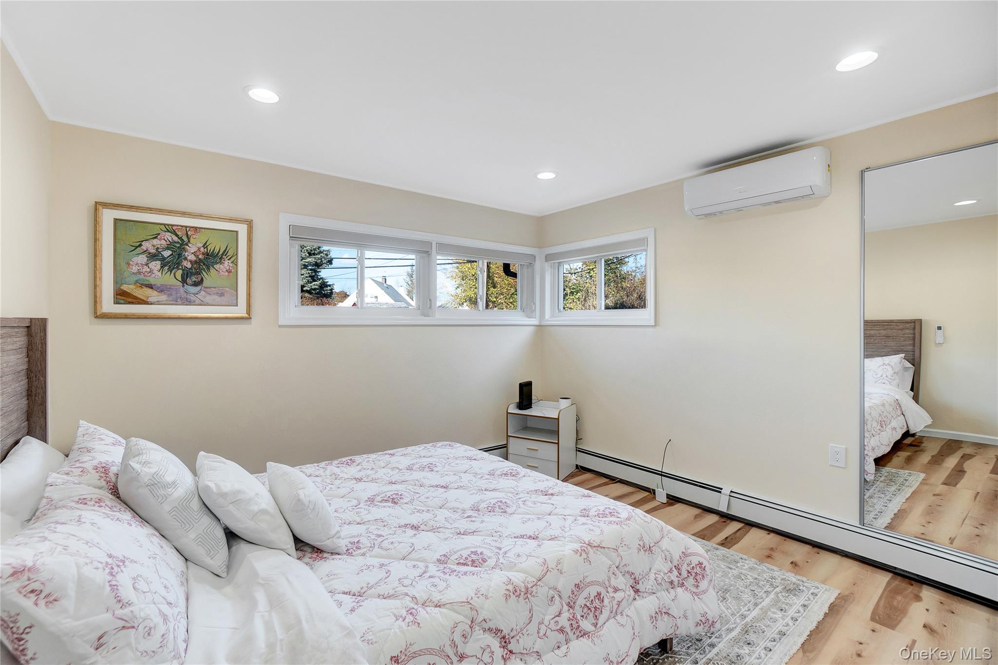 9 Autumn Lane, Hicksville, NY 11801