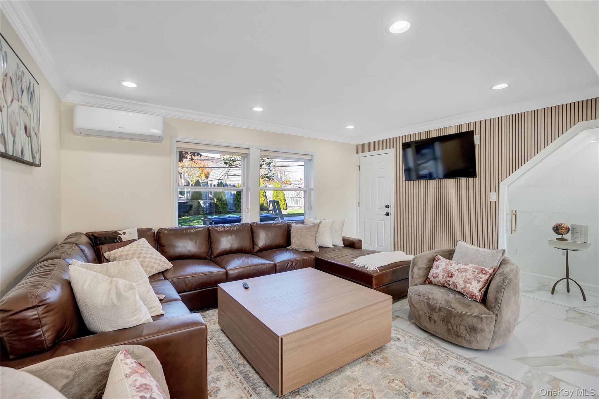 9 Autumn Lane, Hicksville, NY 11801