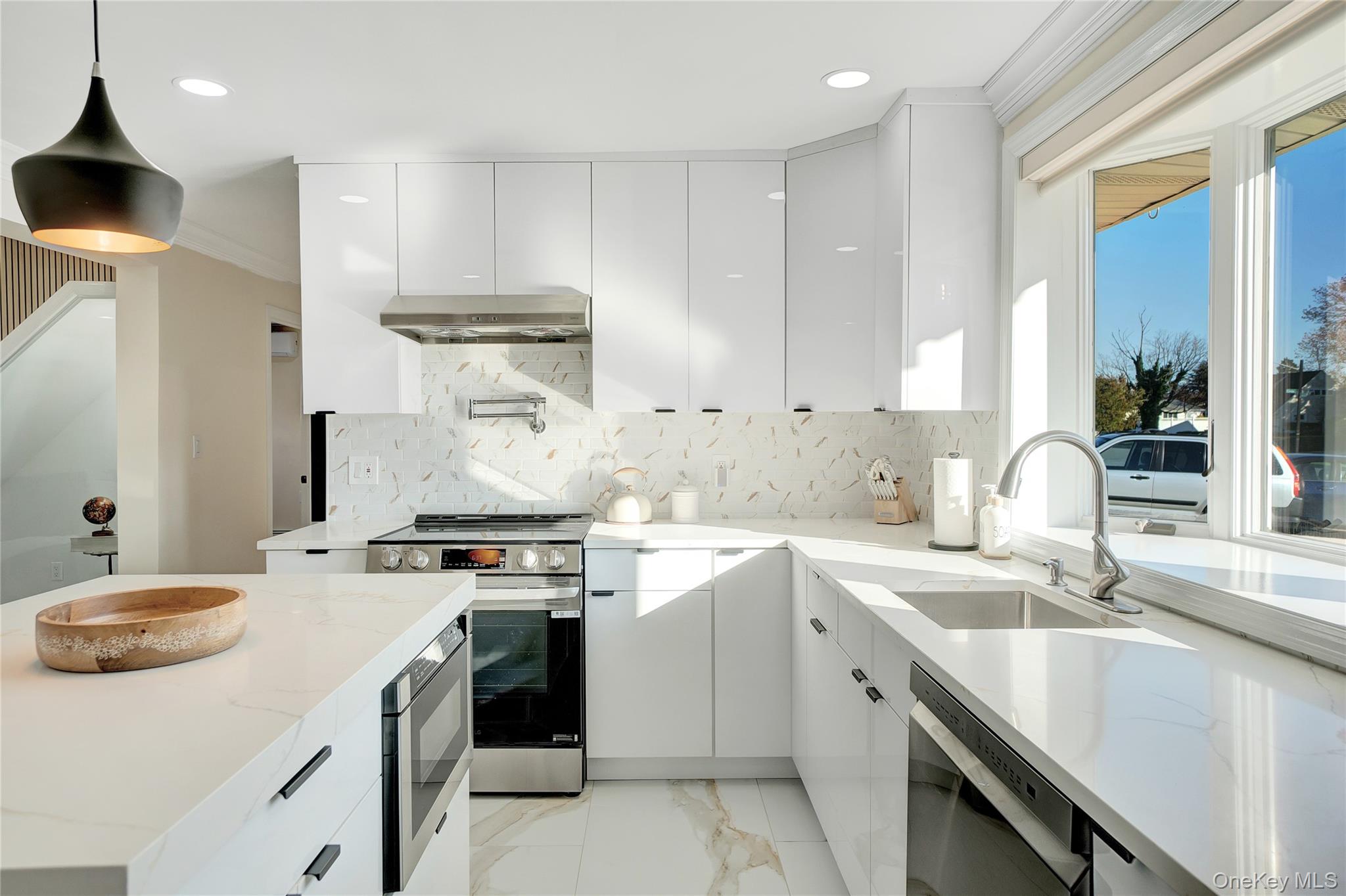 9 Autumn Lane, Hicksville, NY 11801