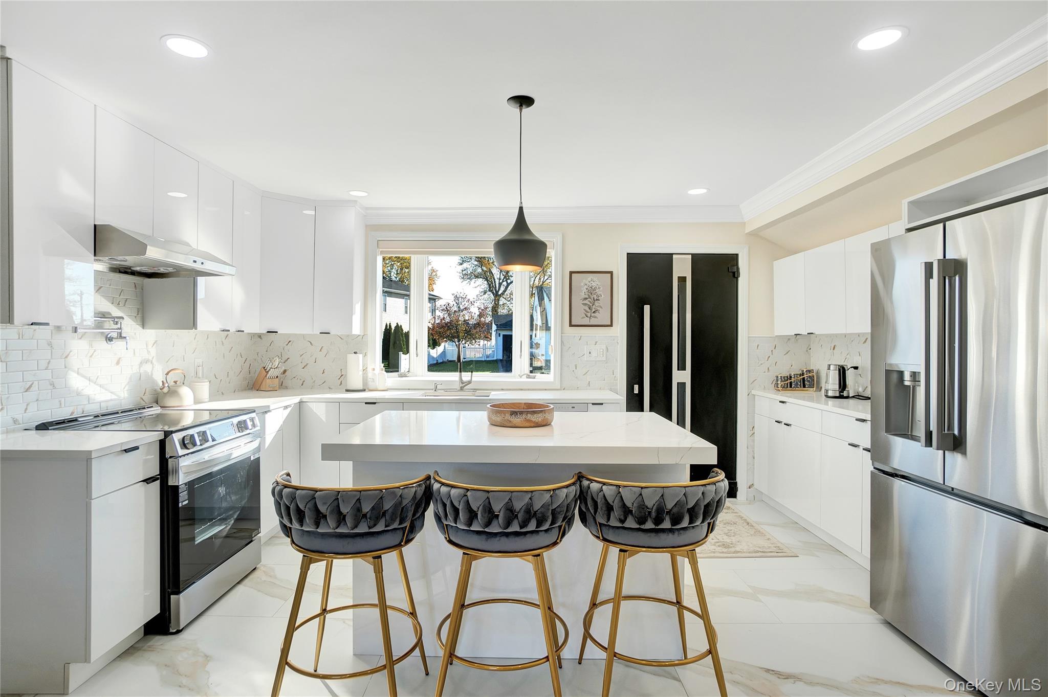 9 Autumn Lane, Hicksville, NY 11801