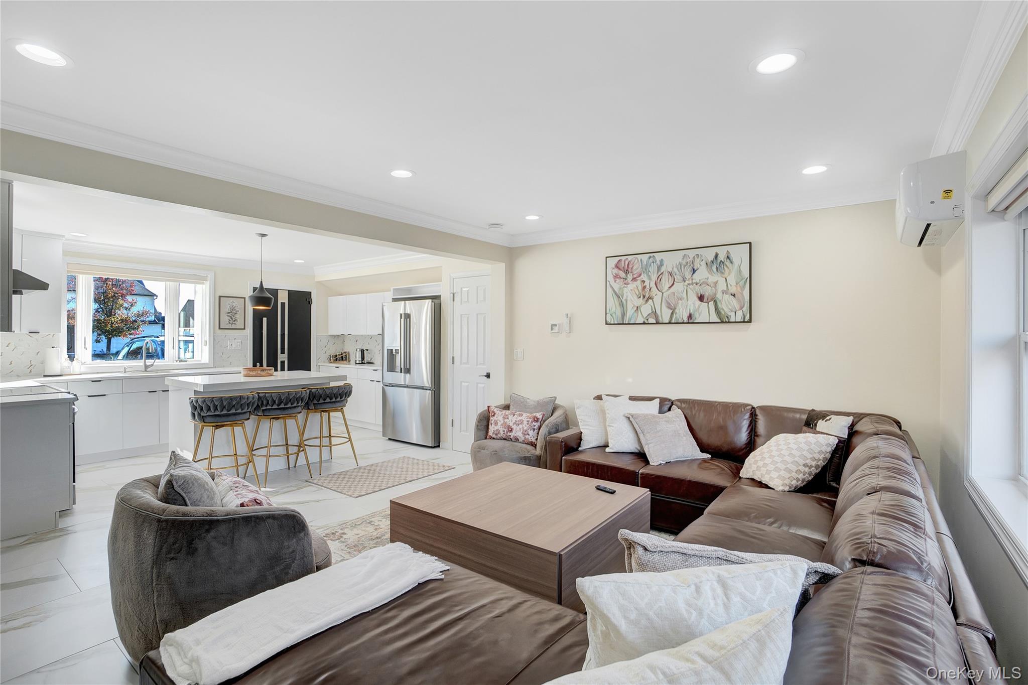 9 Autumn Lane, Hicksville, NY 11801