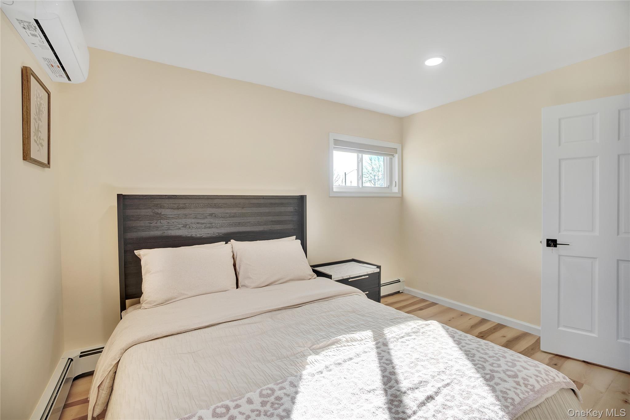 9 Autumn Lane, Hicksville, NY 11801