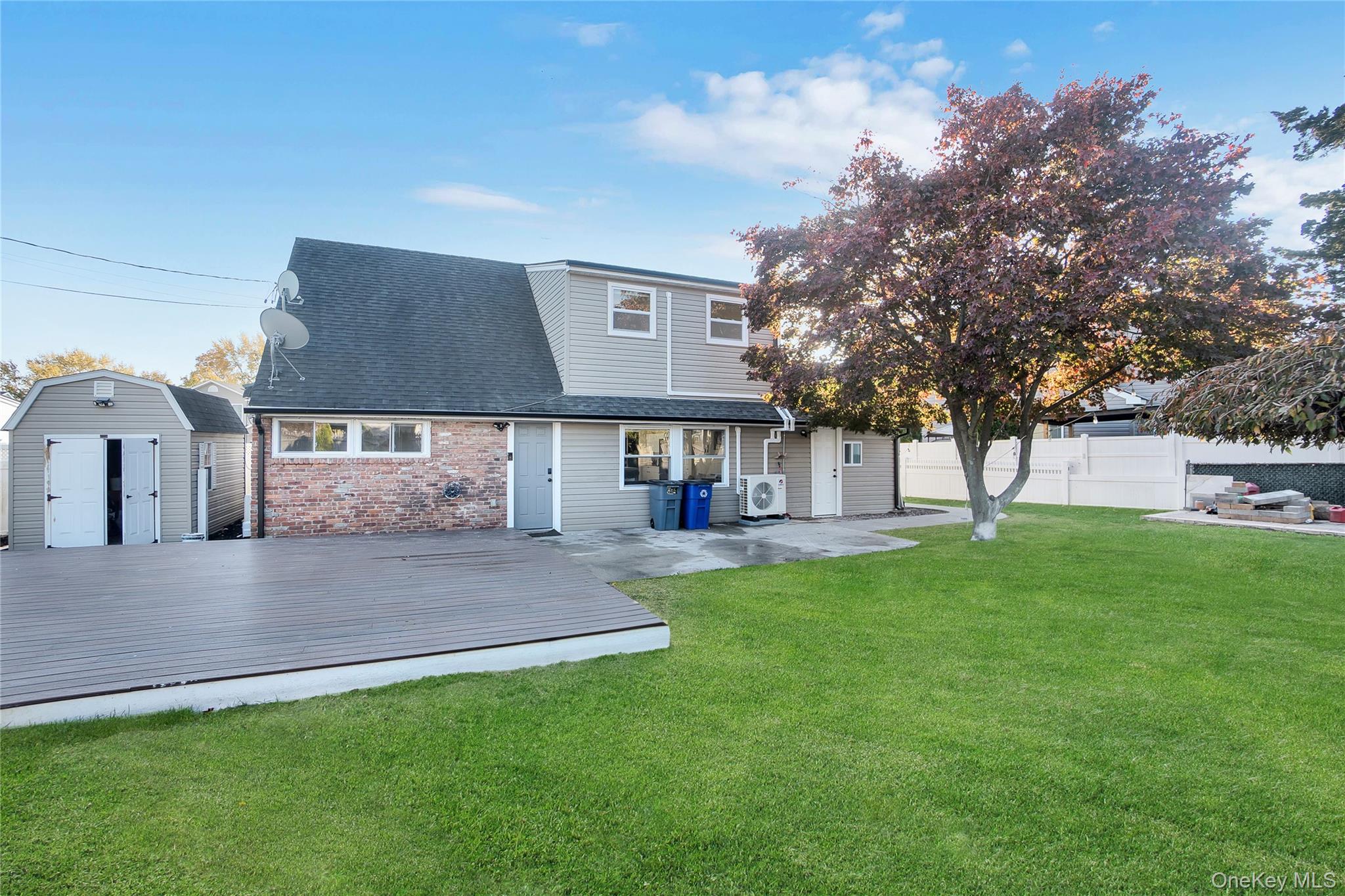 9 Autumn Lane, Hicksville, NY 11801