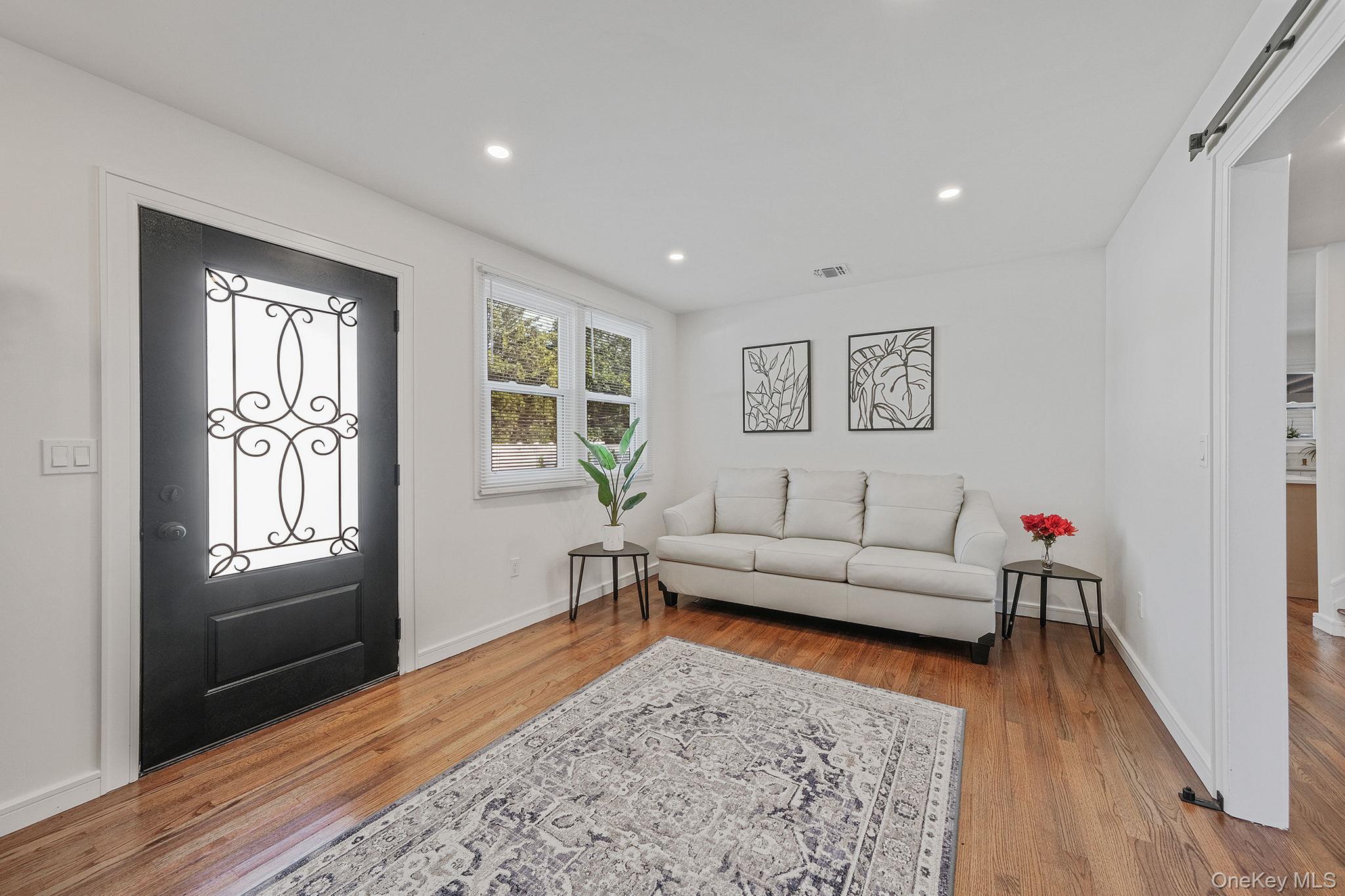 2 Polo Street, Dix Hills, NY 11746