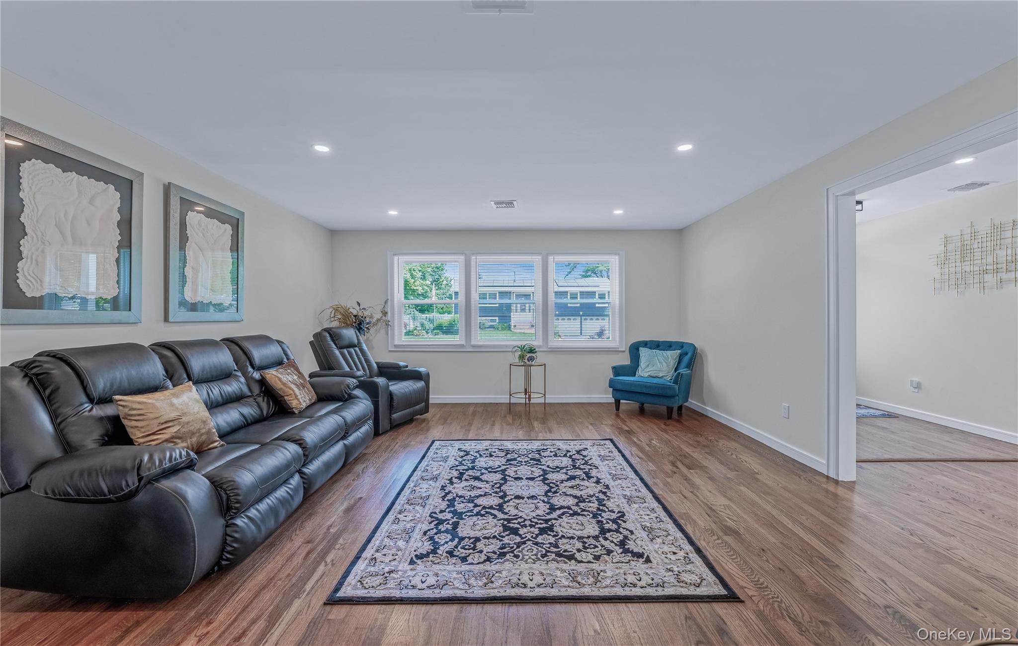 2 Polo Street, Dix Hills, NY 11746